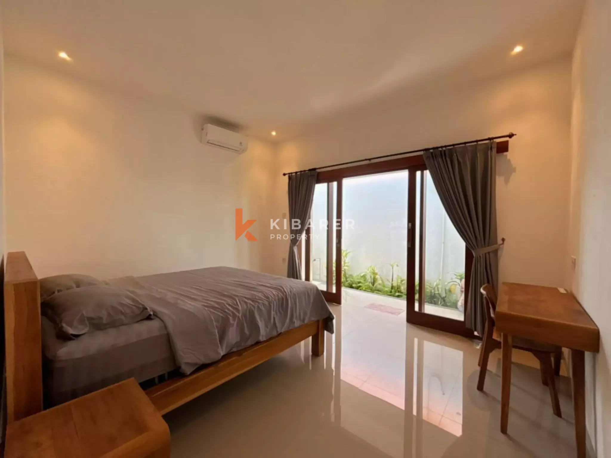 Hunian Tropis Berkonsep Terbuka – Vila Tiga Kamar Tidur di Padonan