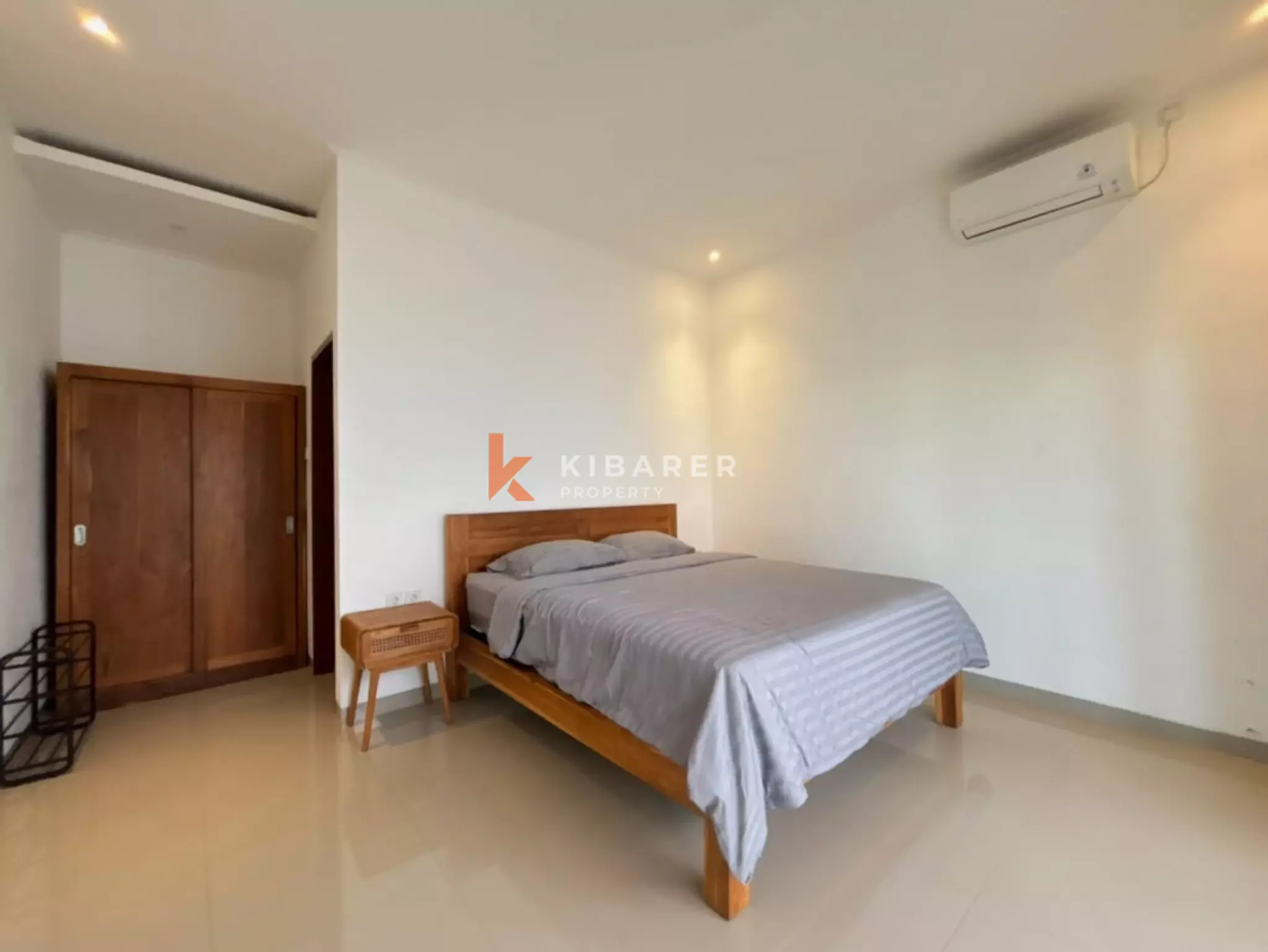 Hunian Tropis Berkonsep Terbuka – Vila Tiga Kamar Tidur di Padonan