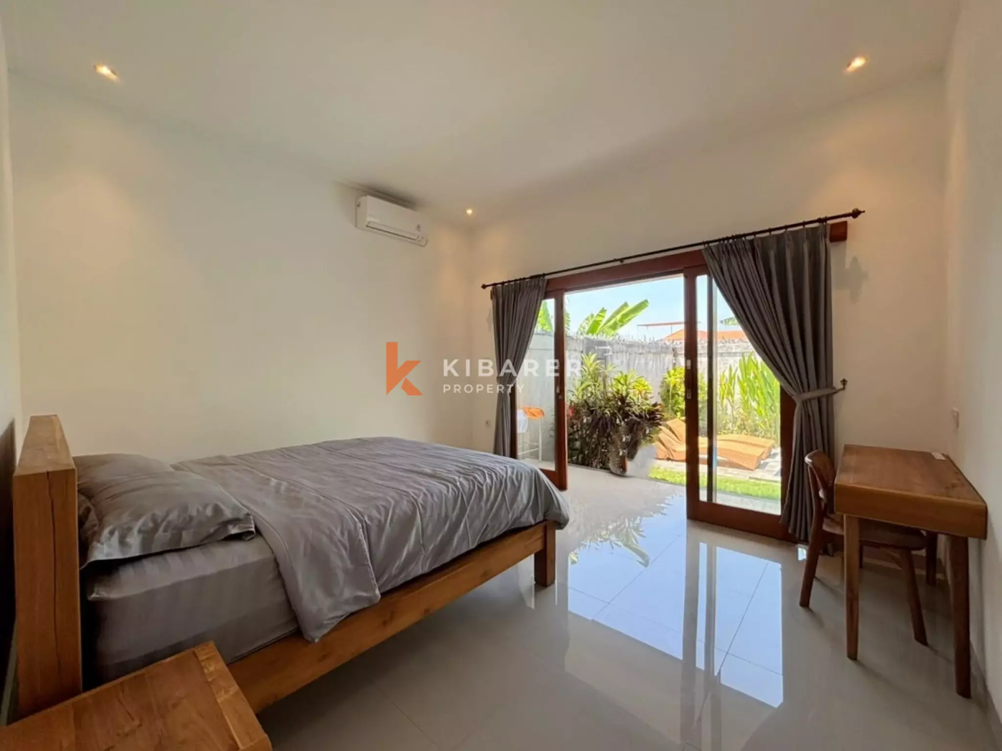 Hunian Tropis Berkonsep Terbuka – Vila Tiga Kamar Tidur di Padonan