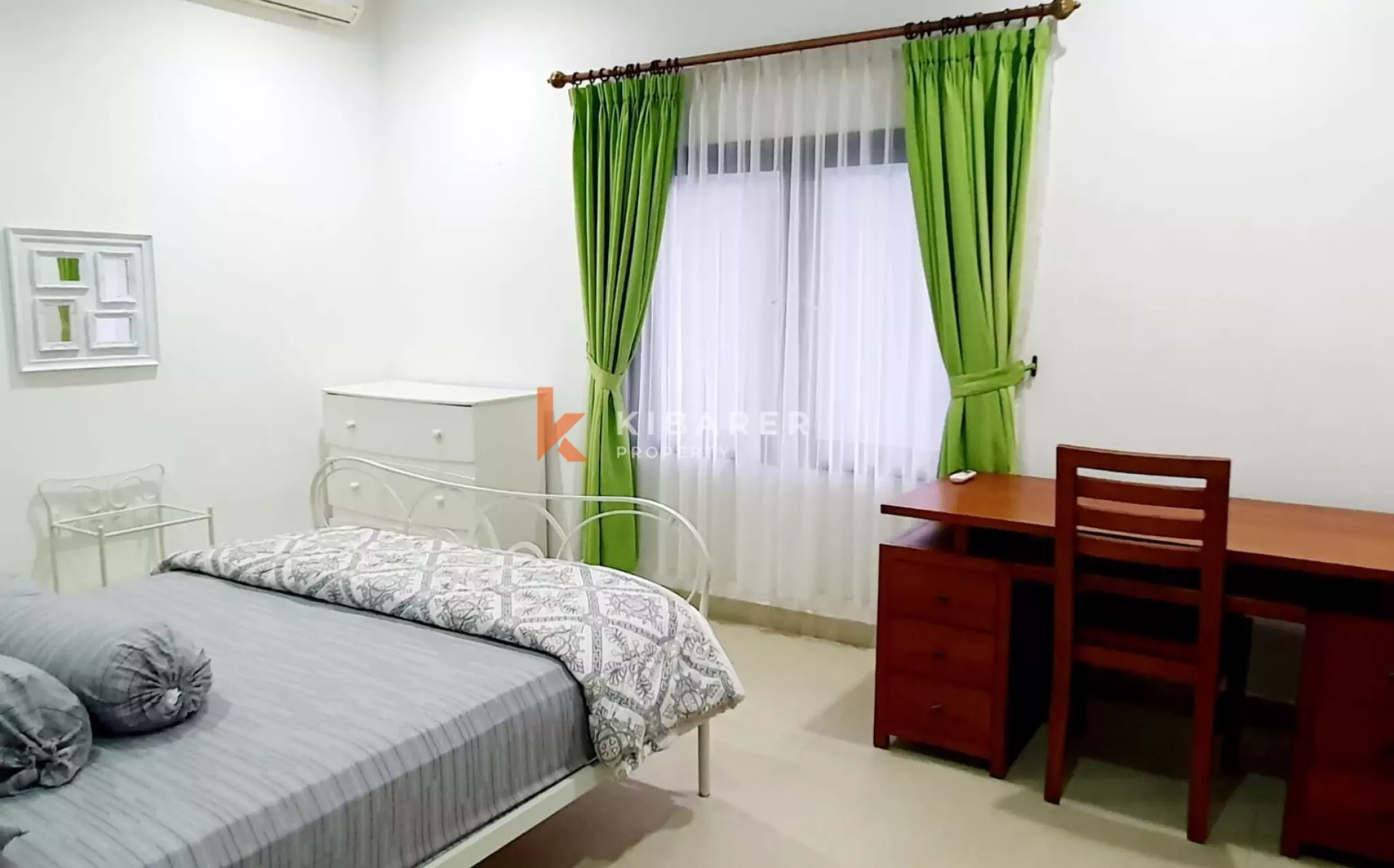 The Pool House – Hunian Tropis dengan Empat Kamar Tidur di Jimbaran