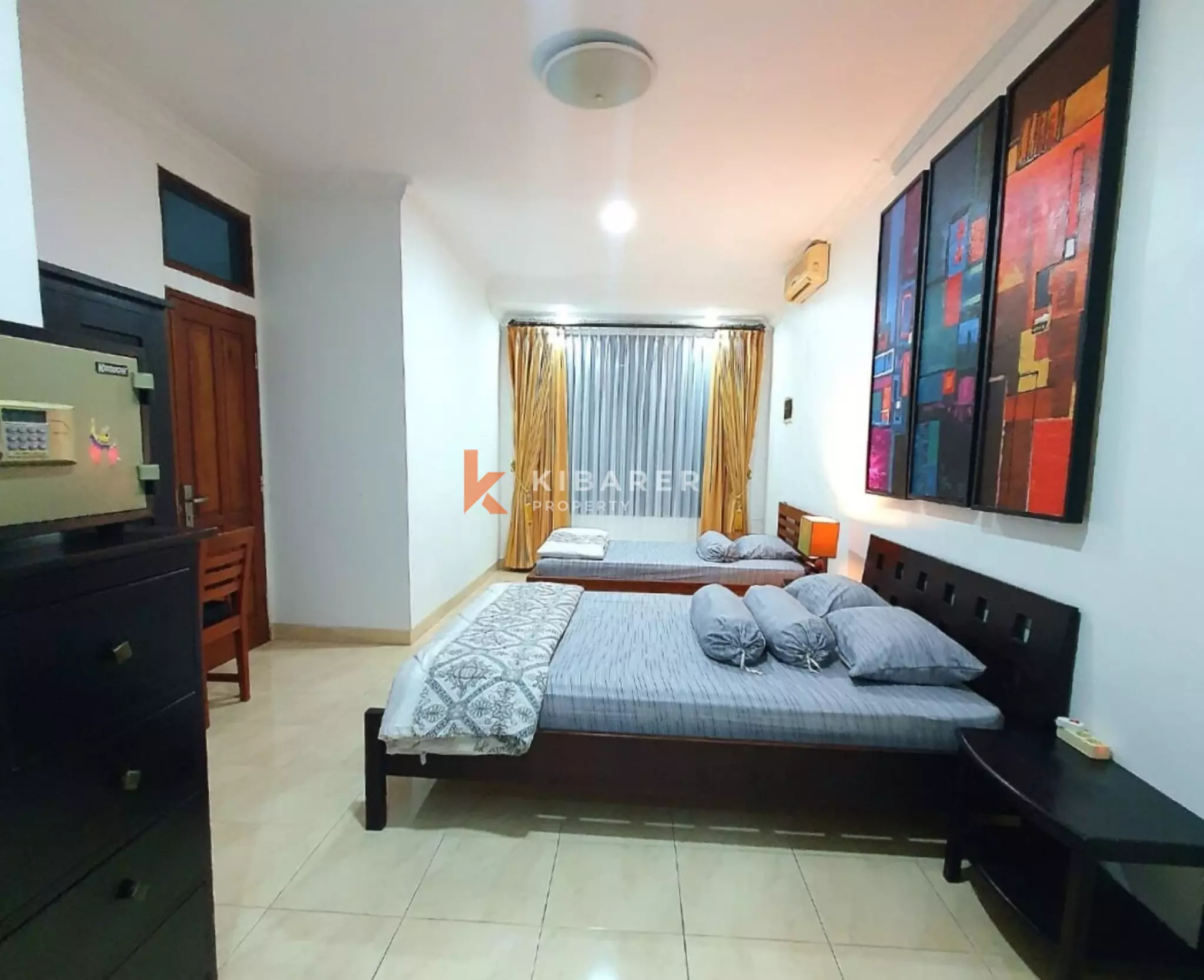 The Pool House – Hunian Tropis dengan Empat Kamar Tidur di Jimbaran