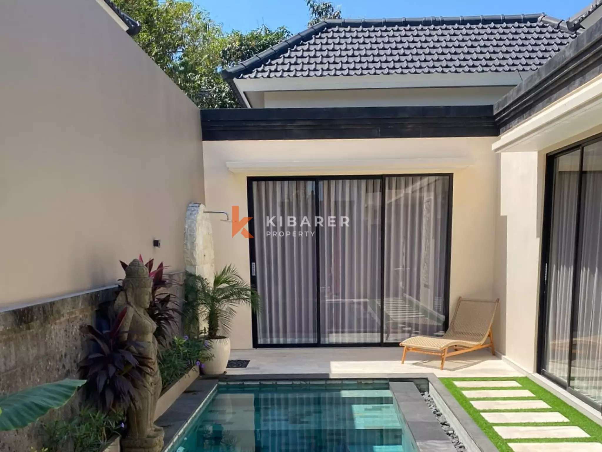 Villa Kolam Renang Modern Dua Kamar Tidur yang Menawan di Padonan