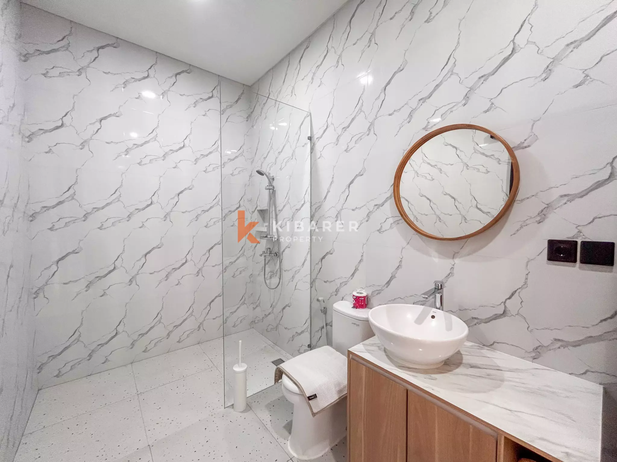 Villa Kolam Renang Modern Dua Kamar Tidur yang Menawan di Padonan