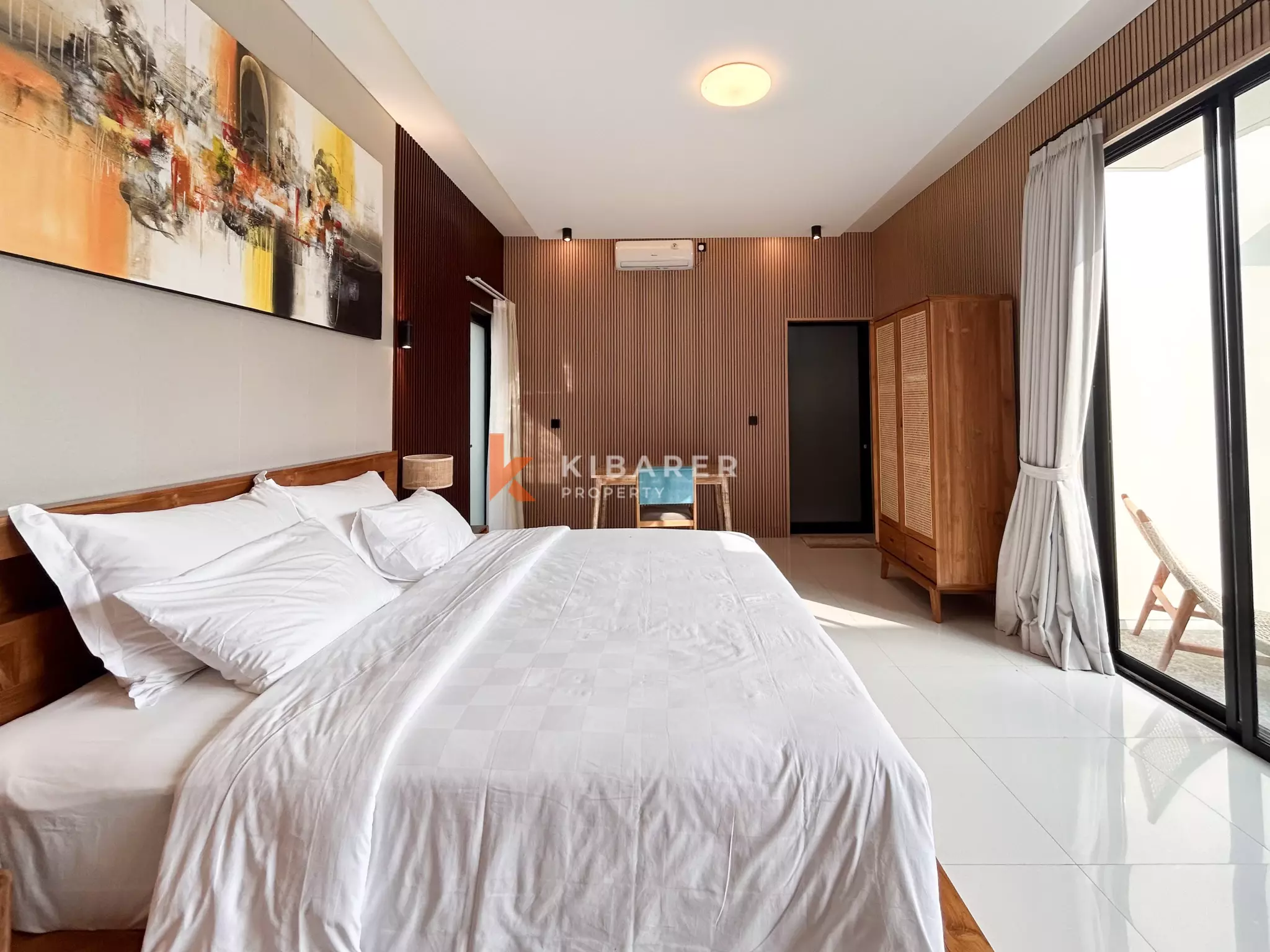 Villa Kolam Renang Modern Dua Kamar Tidur yang Menawan di Padonan