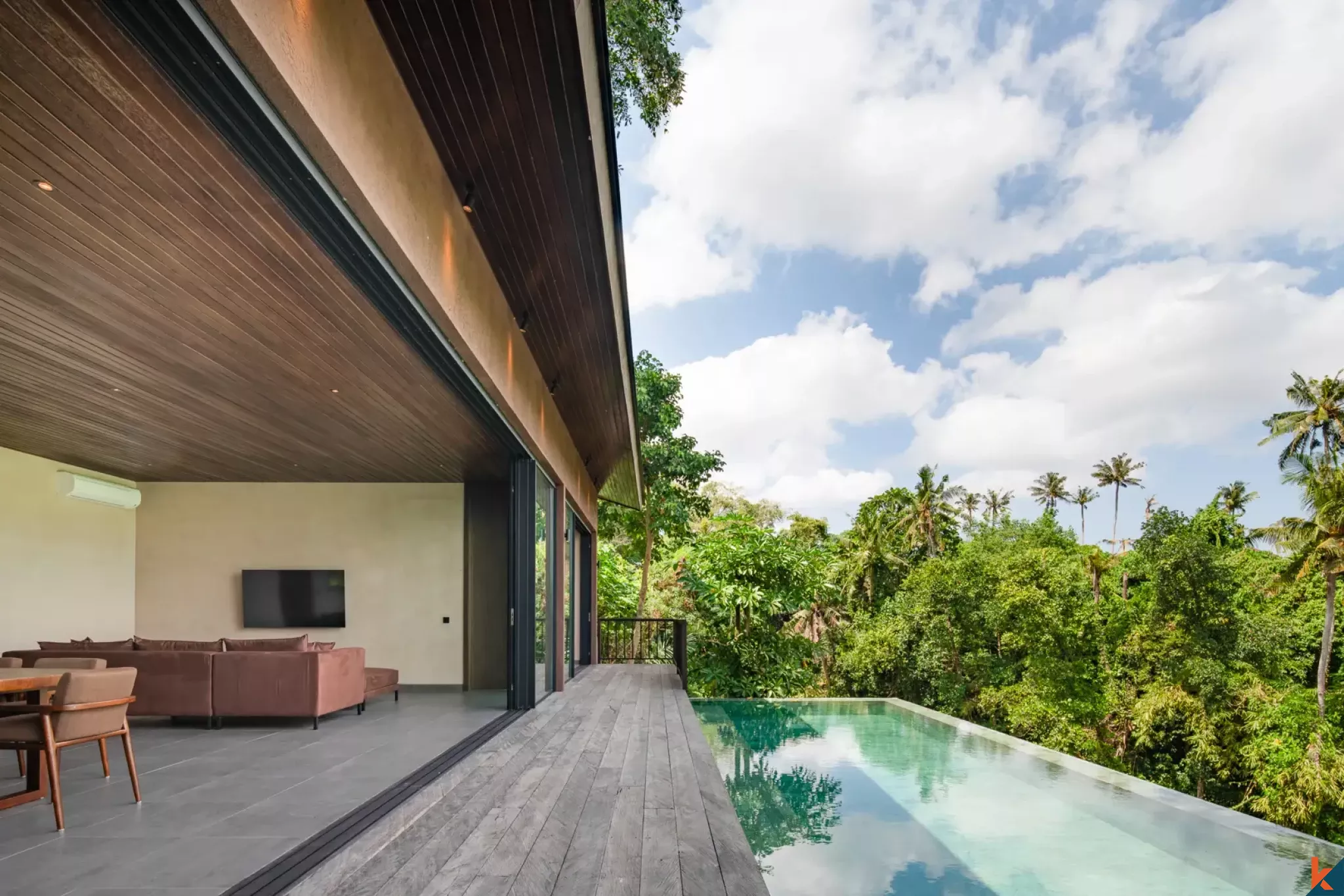 Properti baru dengan empat kamar tidur berstatus hak sewa menghadap hutan di Kaba Kaba