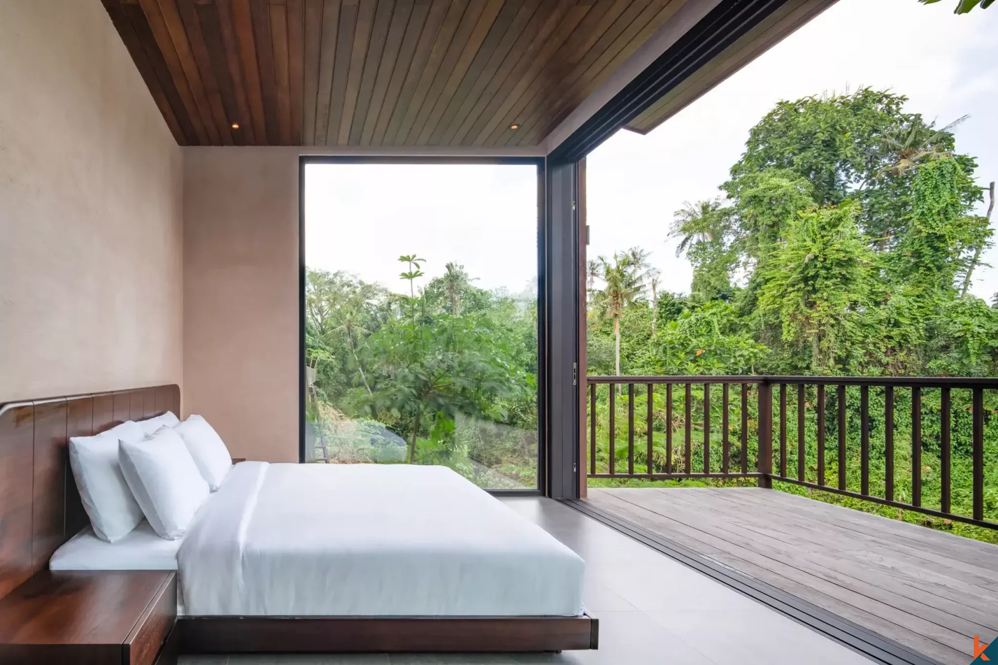Properti baru dengan empat kamar tidur berstatus hak sewa menghadap hutan di Kaba Kaba