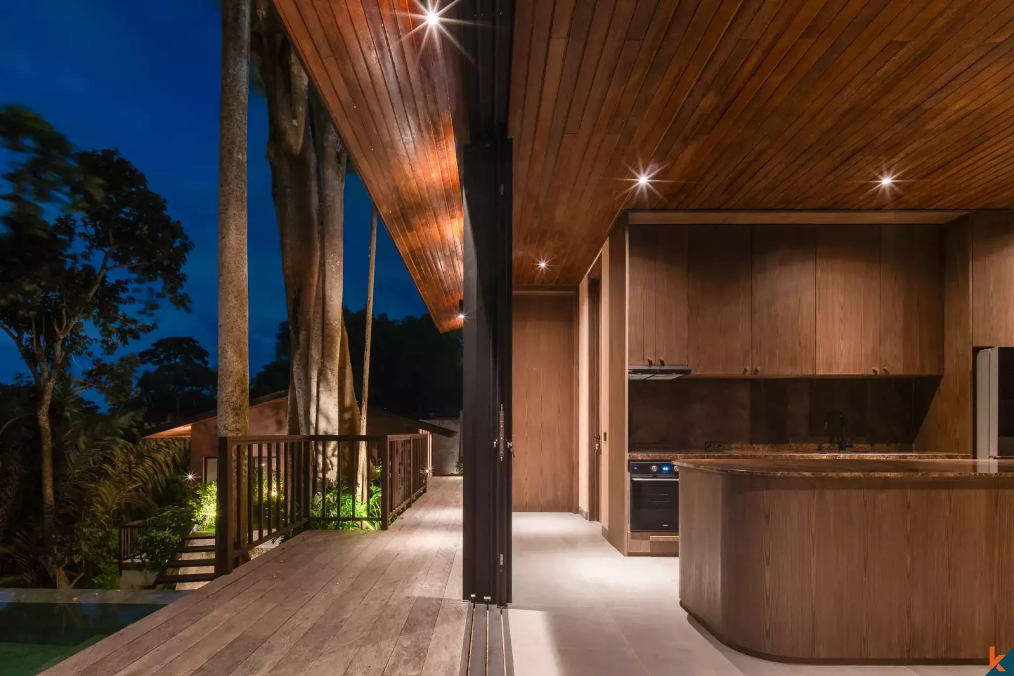 Properti baru dengan empat kamar tidur berstatus hak sewa menghadap hutan di Kaba Kaba