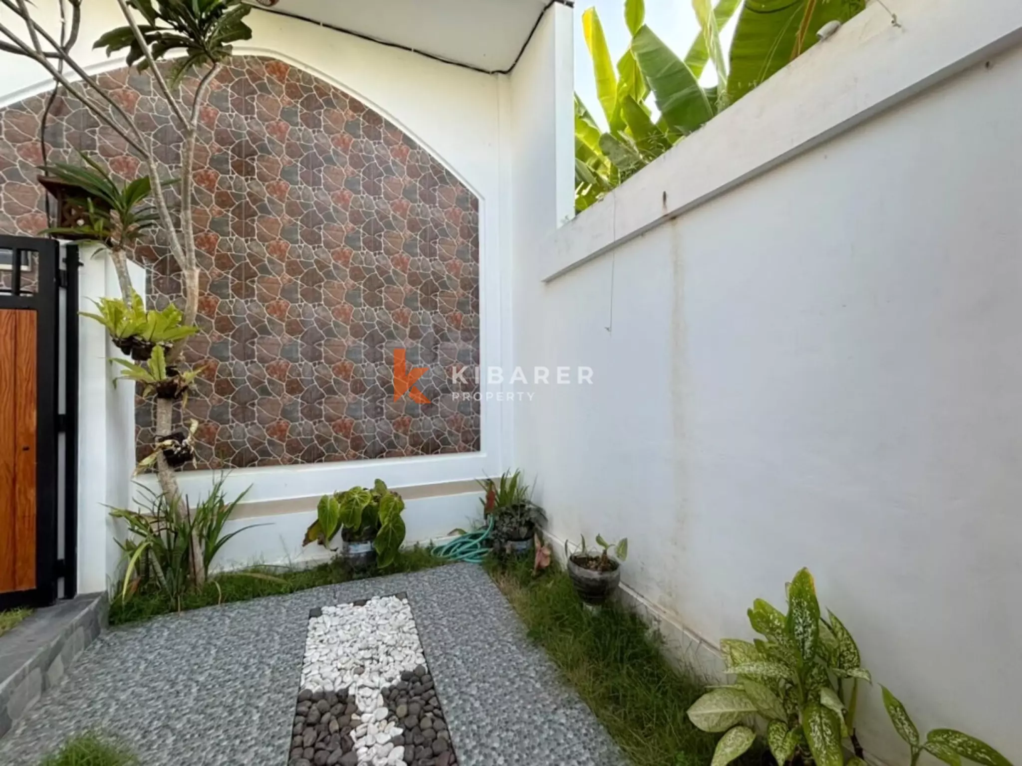 Vila Rooftop 2 Kamar Tidur Tanpa Perabotan dengan Ruang Keluarga Terbuka di Tumbak Bayuh