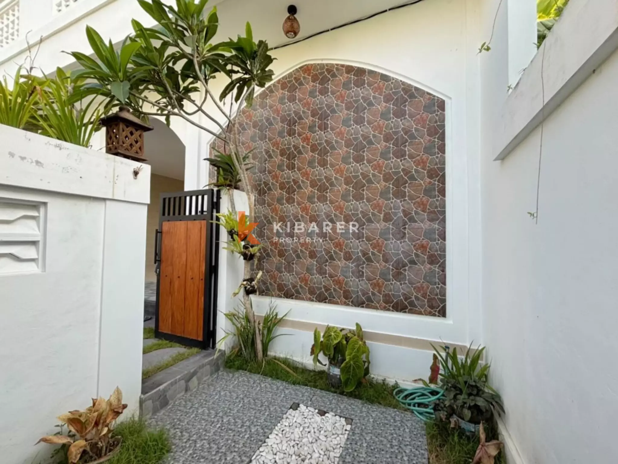 Vila Rooftop 2 Kamar Tidur Tanpa Perabotan dengan Ruang Keluarga Terbuka di Tumbak Bayuh