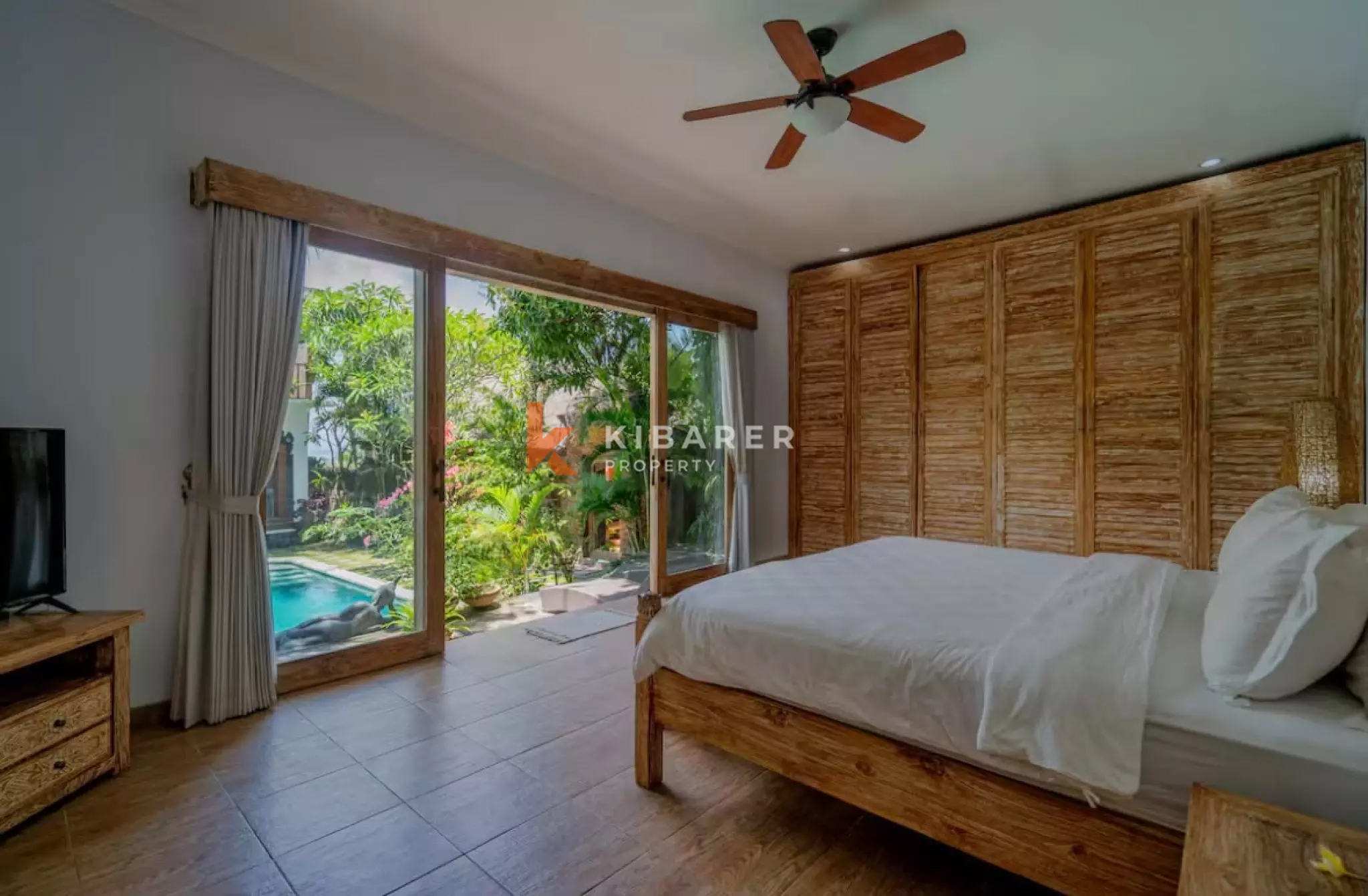 Spacious Tropical Three Bedroom Villa Near Jimbaran