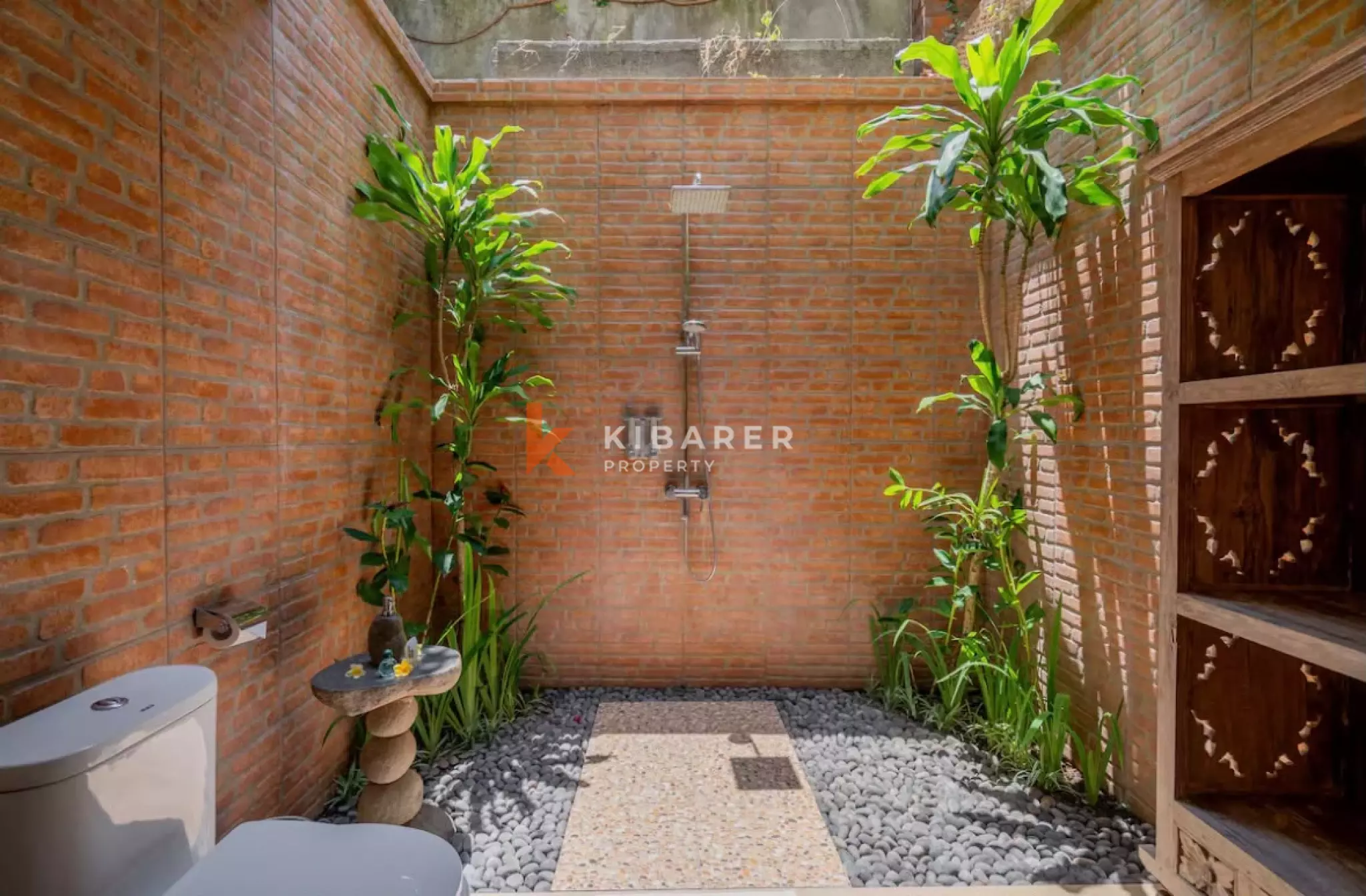 Spacious Tropical Three Bedroom Villa Near Jimbaran