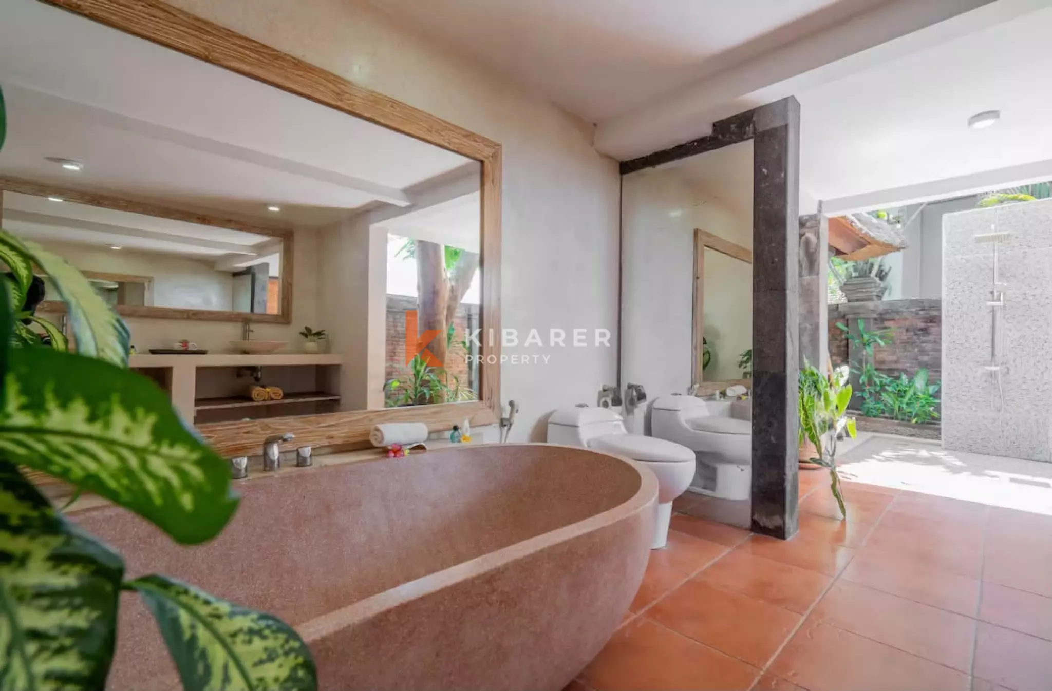 Spacious Tropical Three Bedroom Villa Near Jimbaran
