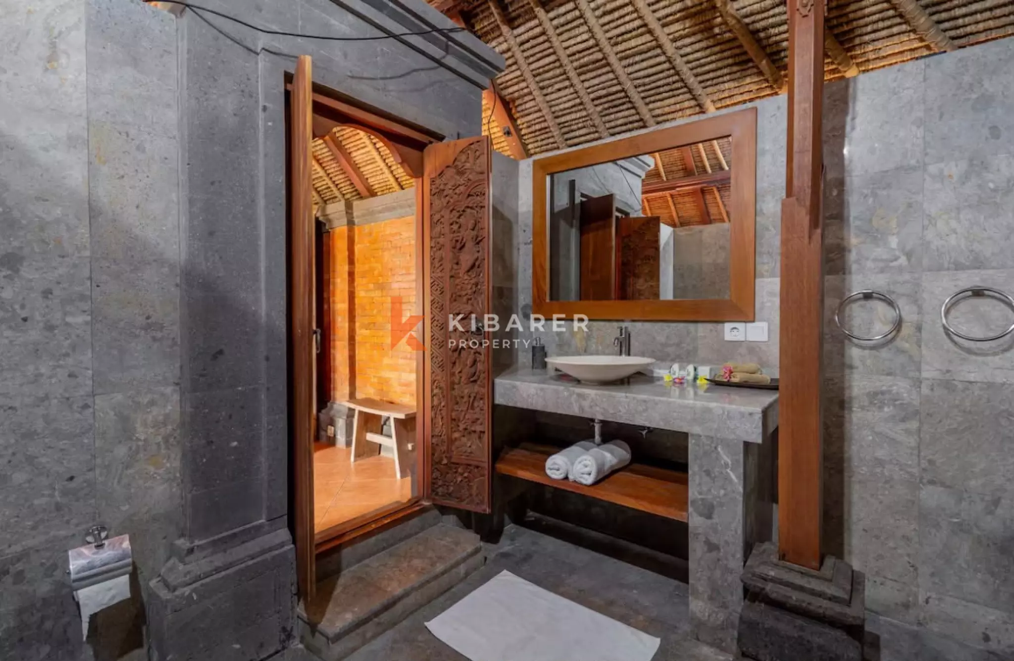 Spacious Tropical Three Bedroom Villa Near Jimbaran