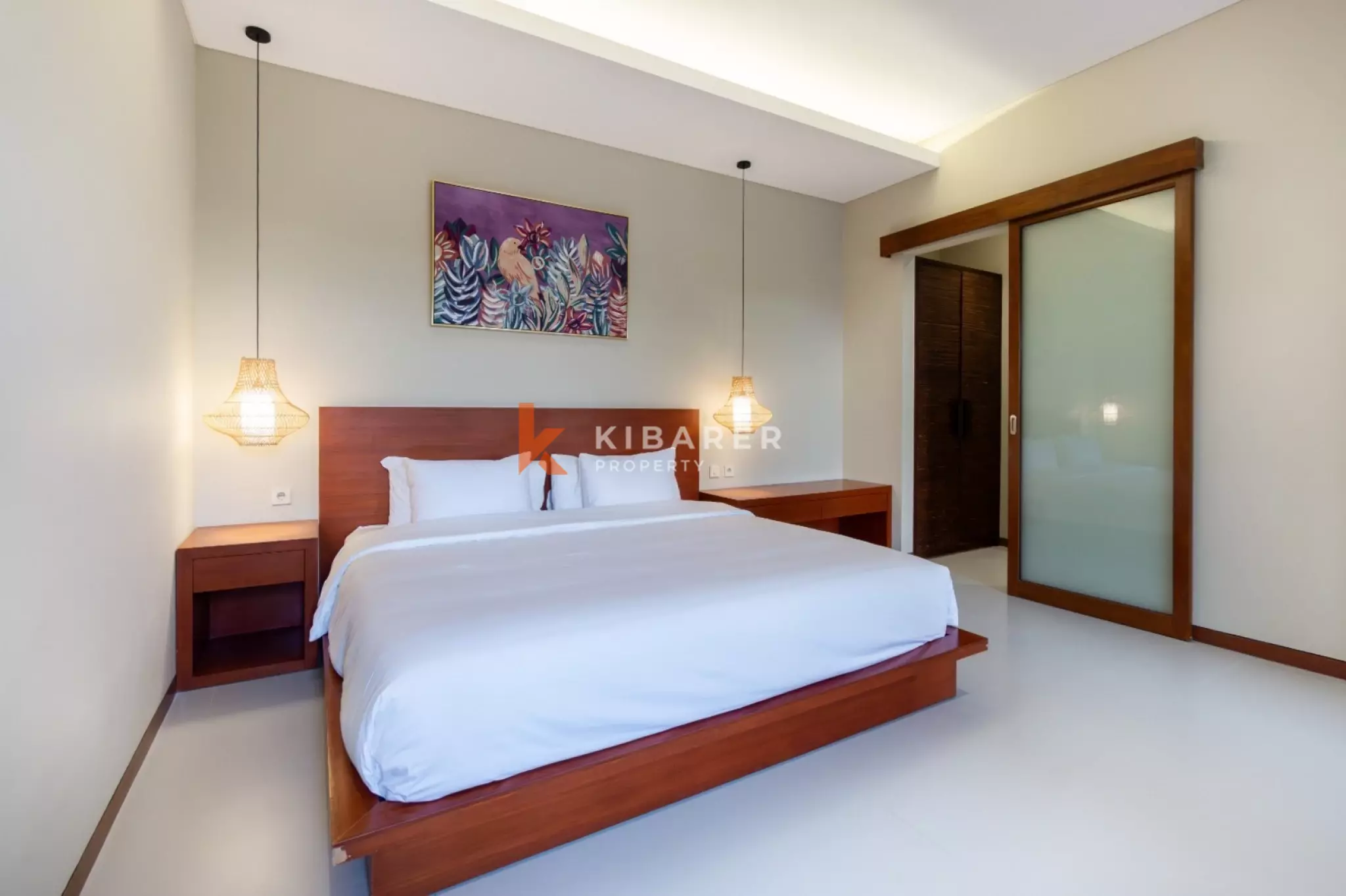 Vila Modern Tiga Kamar Tidur dengan Perabotan Menawan di Kerobokan