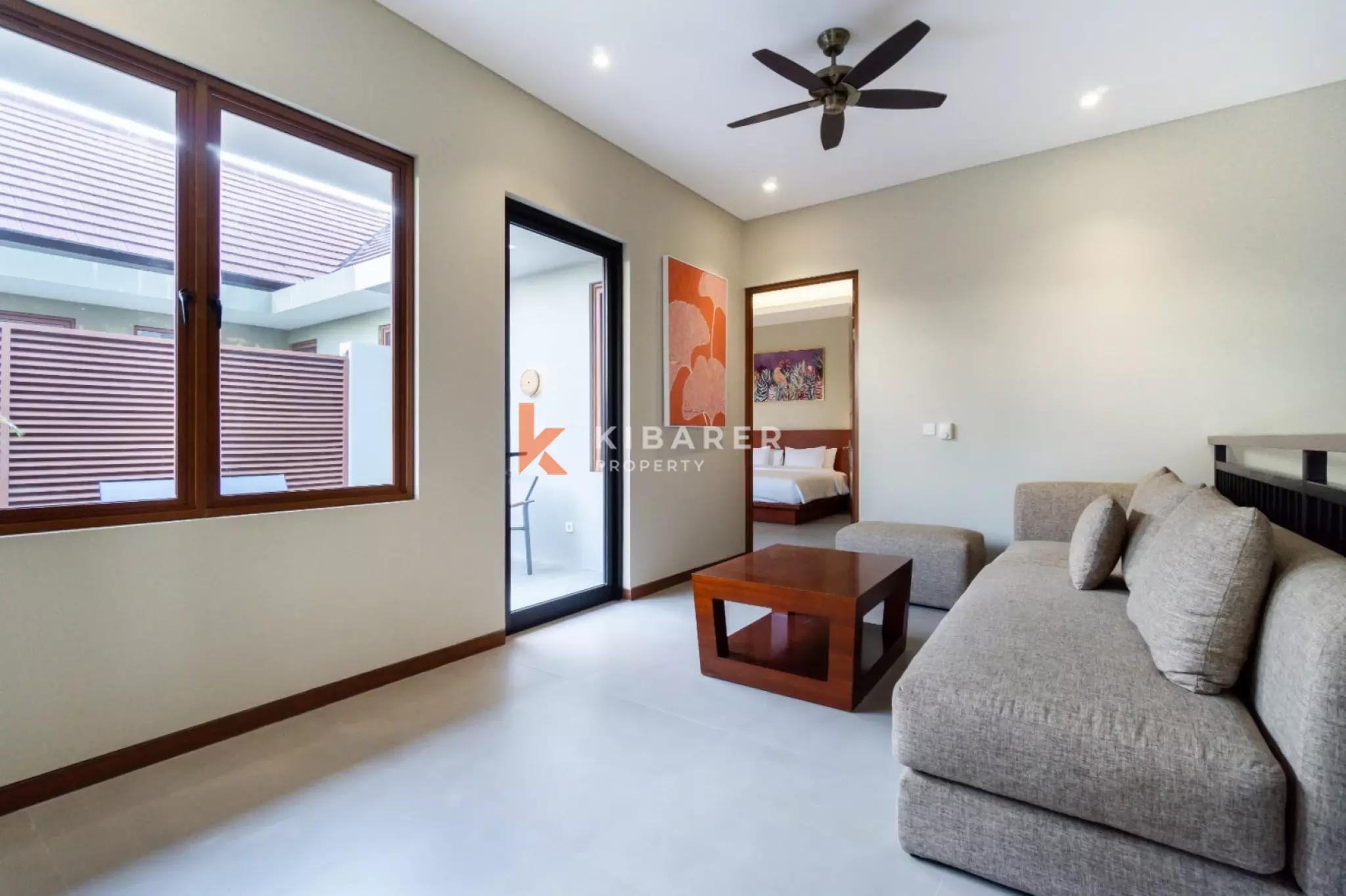 Vila Modern Tiga Kamar Tidur dengan Perabotan Menawan di Kerobokan