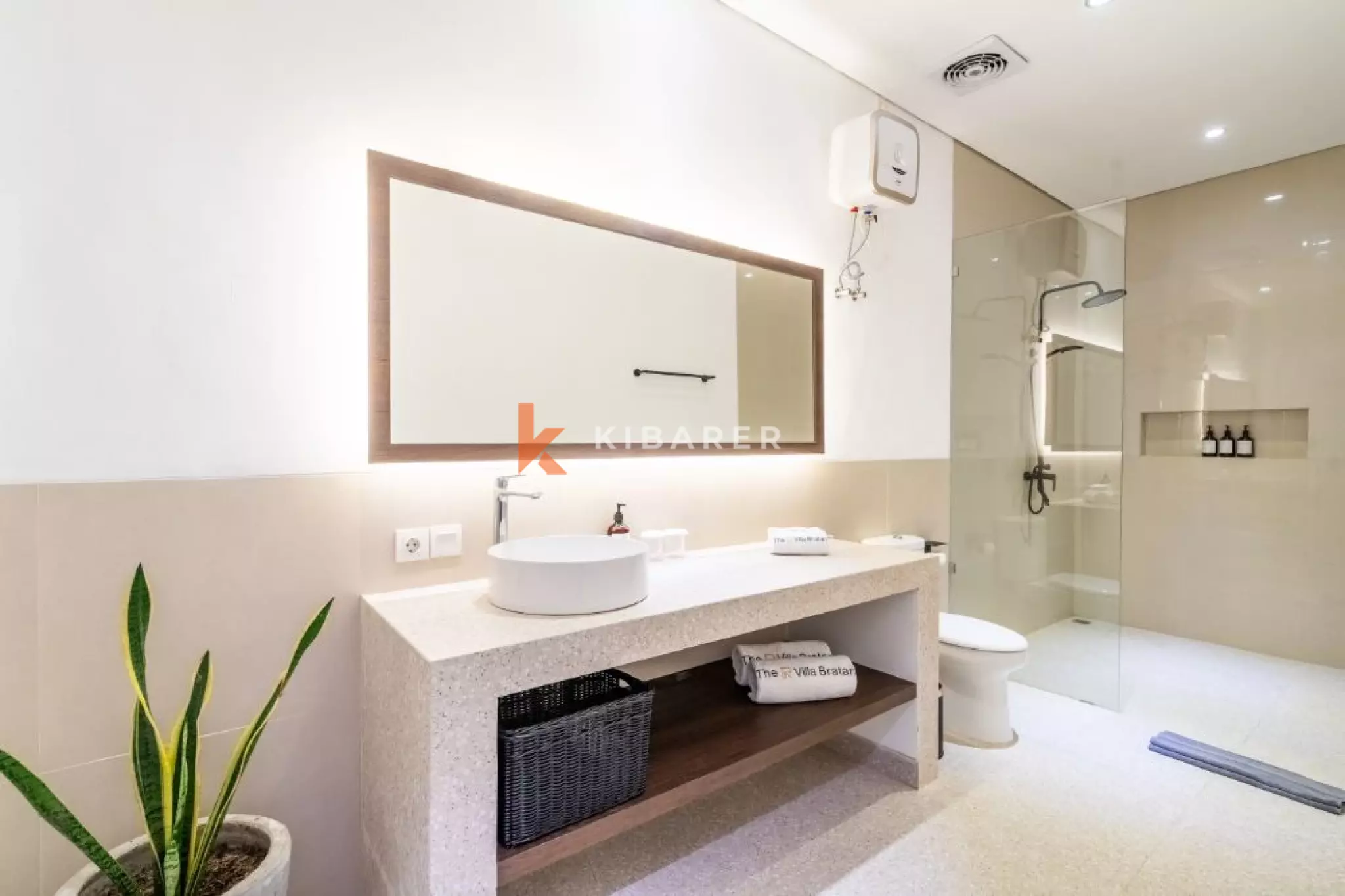 Tropical Three-Bedroom Pool Villa in Canggu
