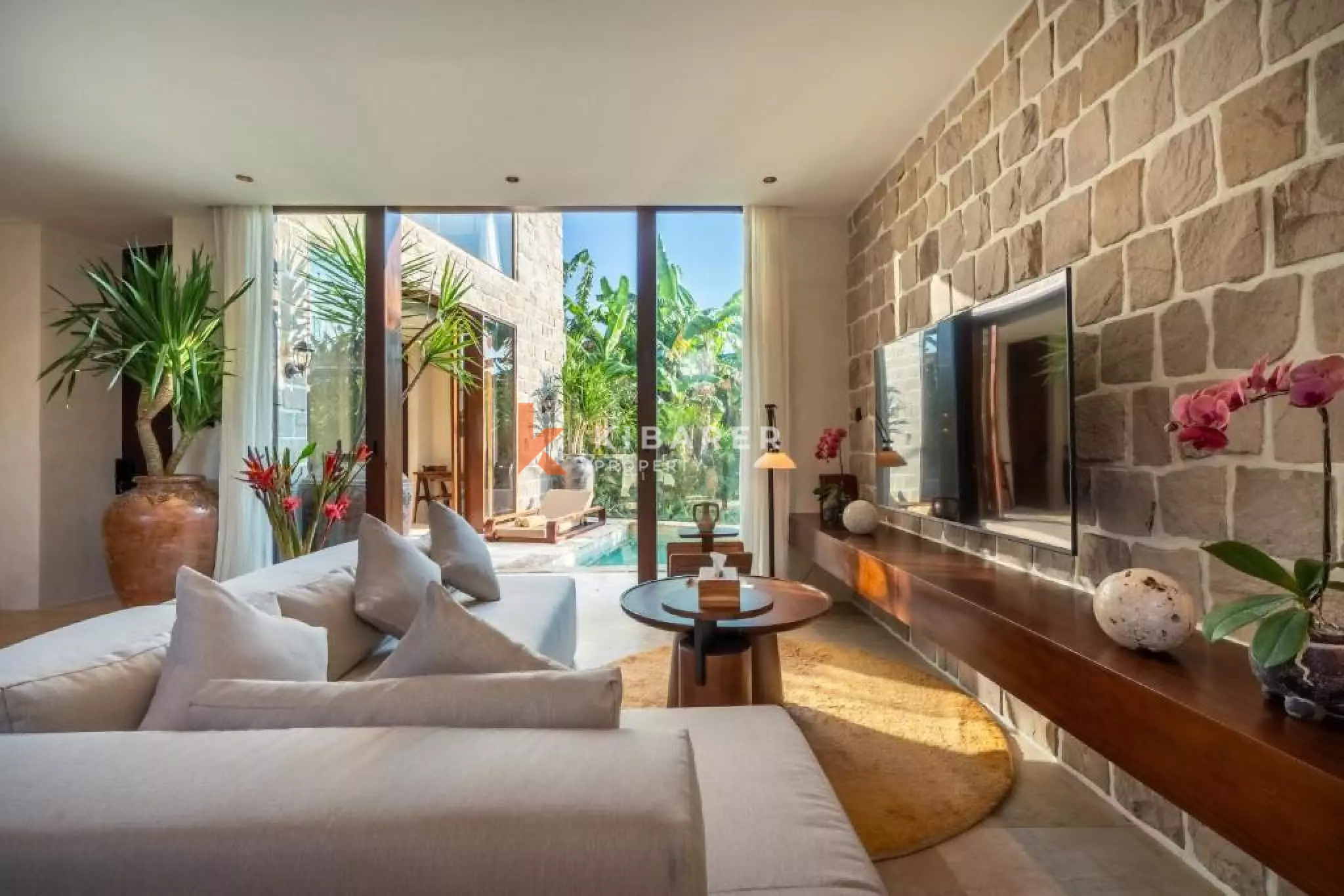 Rustic Luxury Four-Bedroom Villa in Abasan Canggu near Berawa