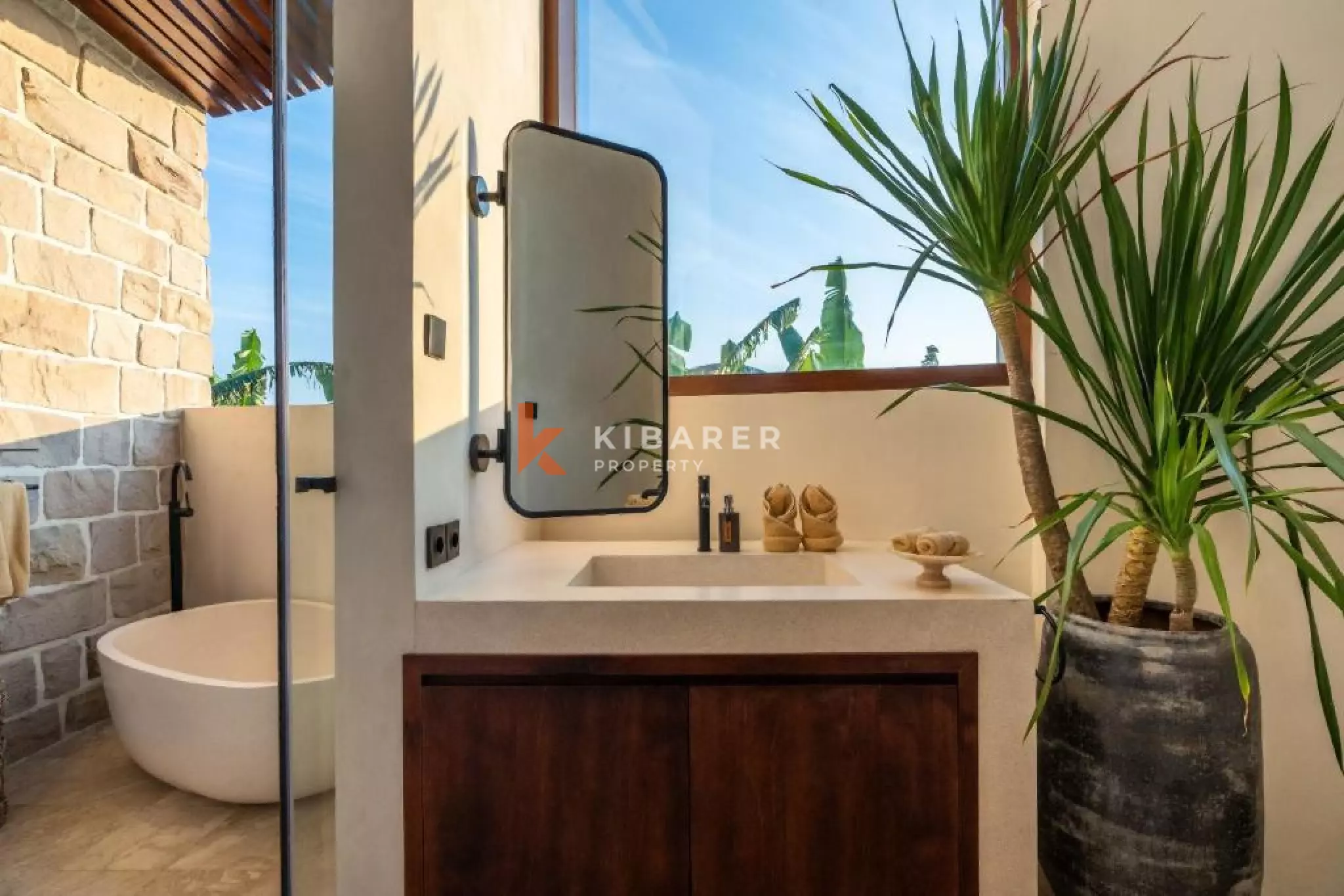Rustic Luxury Four-Bedroom Villa in Abasan Canggu near Berawa
