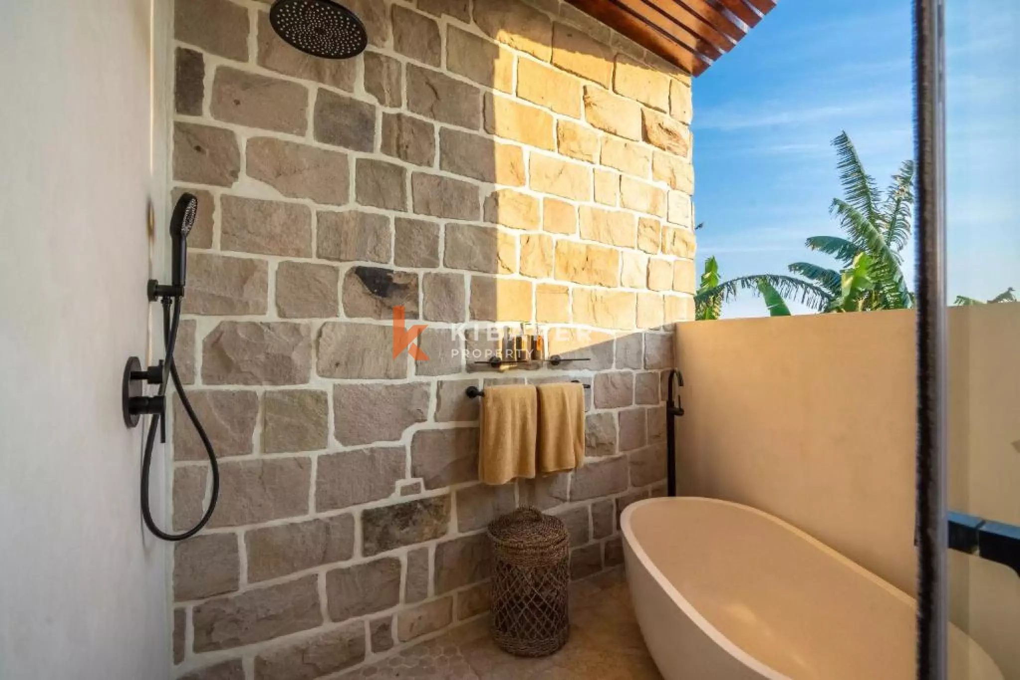 Rustic Luxury Four-Bedroom Villa in Abasan Canggu near Berawa