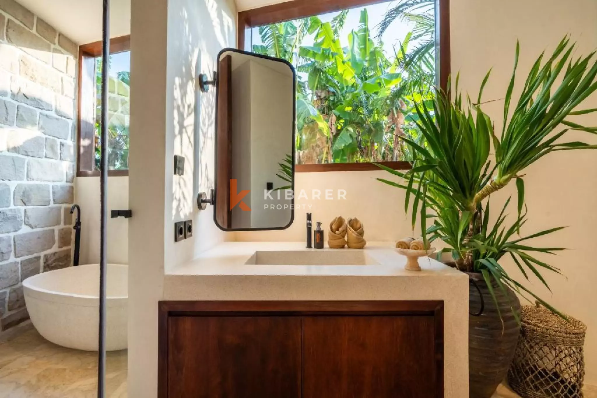 Rustic Luxury Four-Bedroom Villa in Abasan Canggu near Berawa