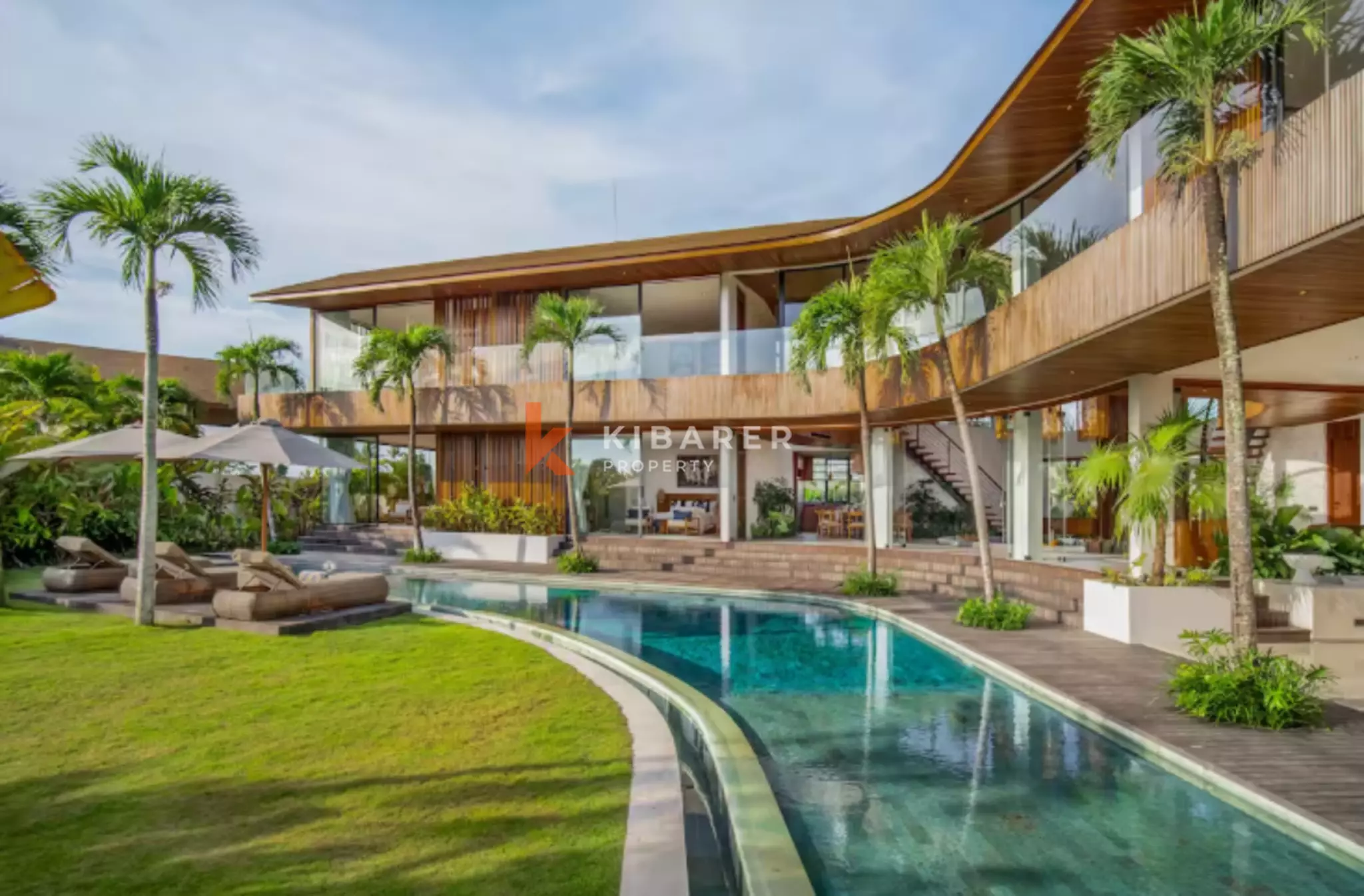 The Emerald Estate – Vila Mewah dengan Lima Kamar Tidur di Tumbak Bayuh