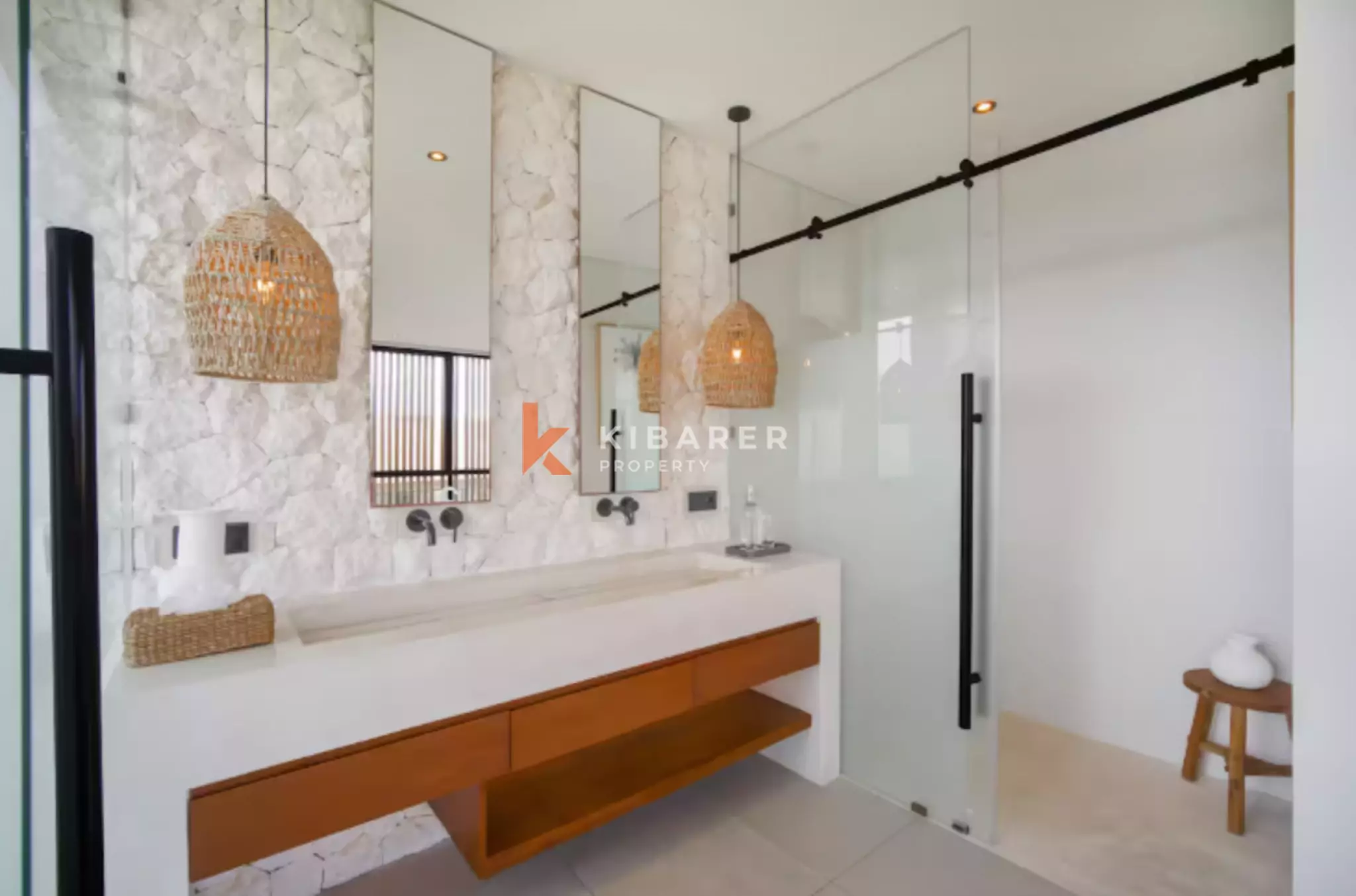 The Emerald Estate – Vila Mewah dengan Lima Kamar Tidur di Tumbak Bayuh