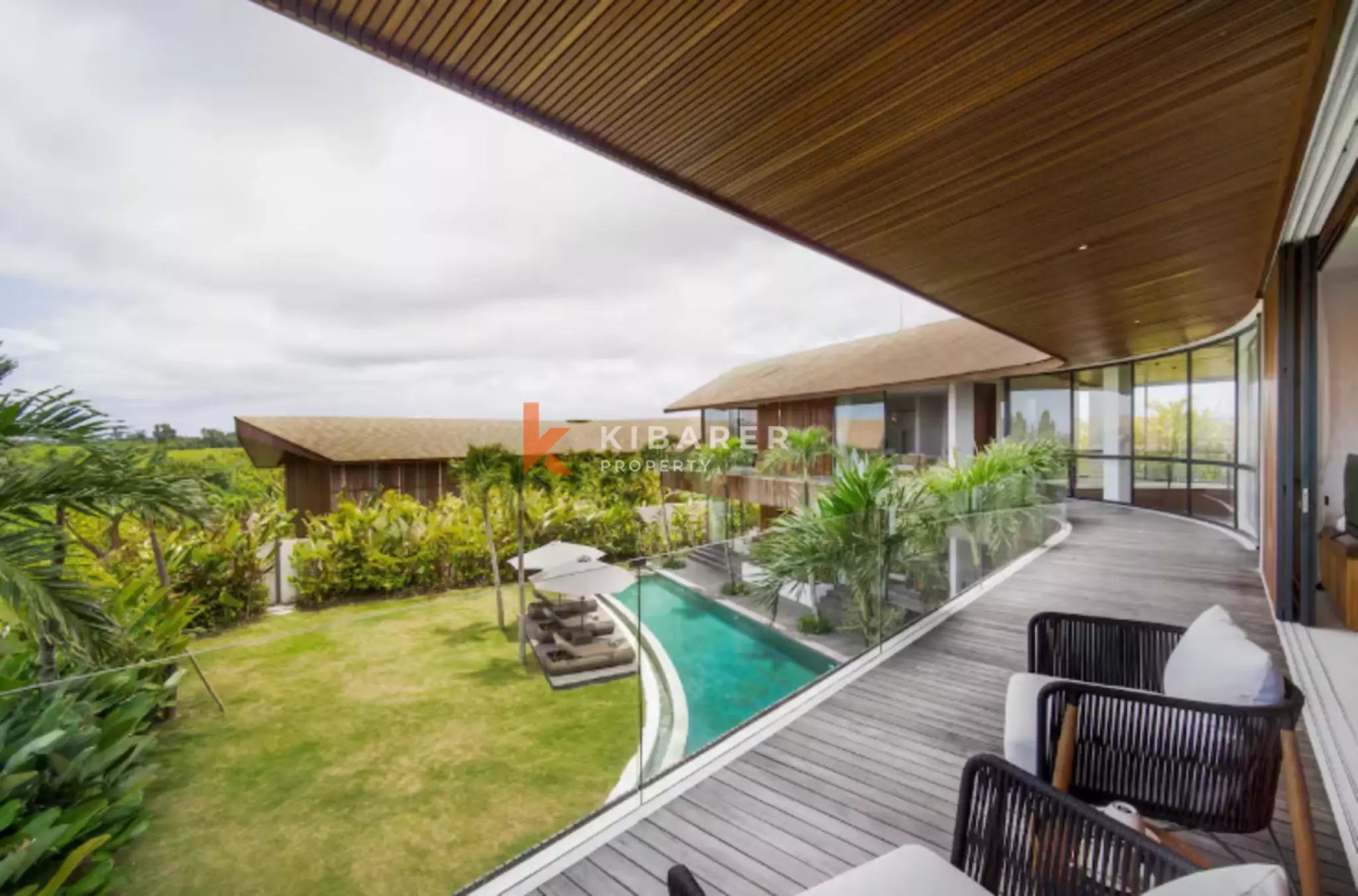 The Emerald Estate – Vila Mewah dengan Lima Kamar Tidur di Tumbak Bayuh