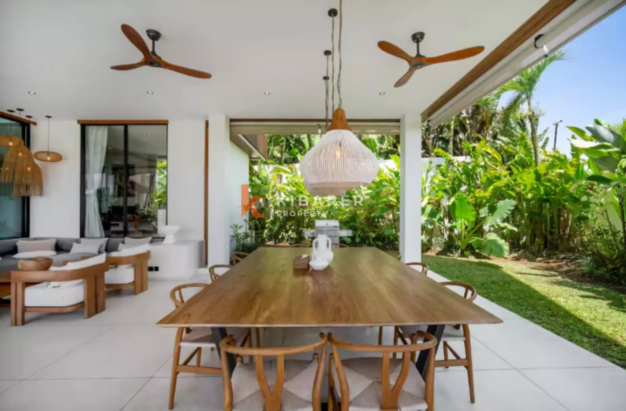 The Emerald Estate – Vila Mewah dengan Lima Kamar Tidur di Tumbak Bayuh