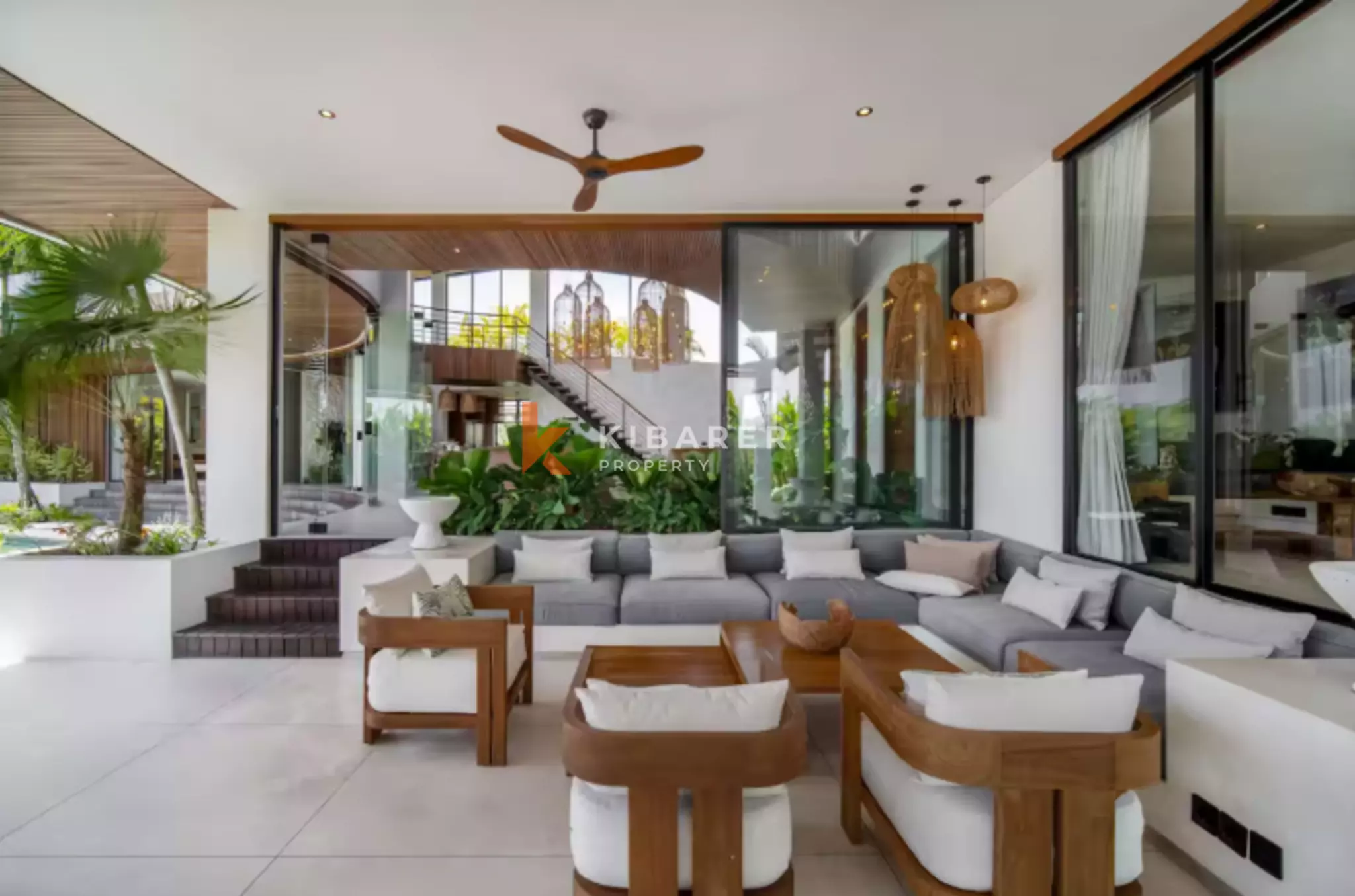 The Emerald Estate – Vila Mewah dengan Lima Kamar Tidur di Tumbak Bayuh