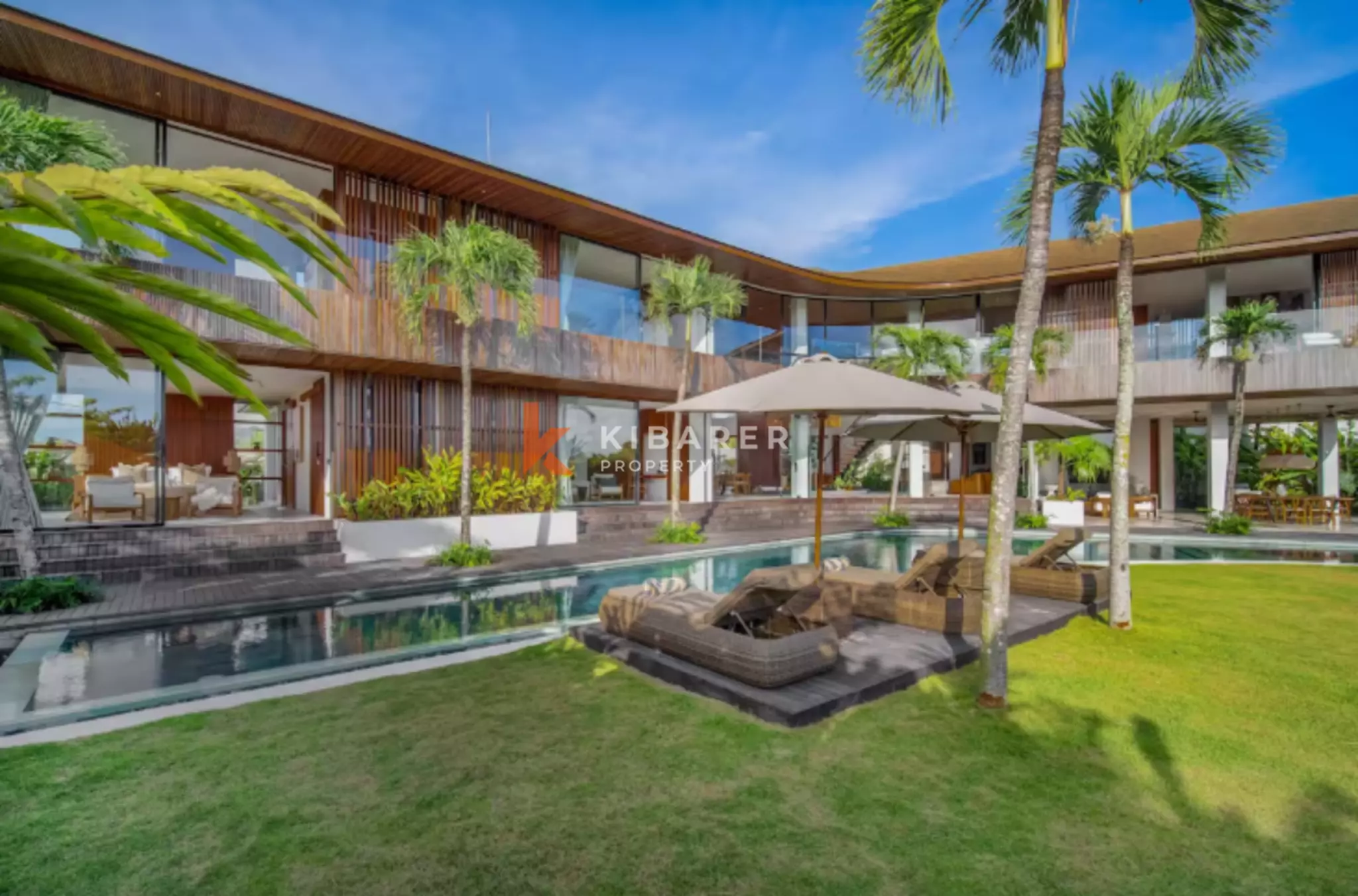 The Emerald Estate – Vila Mewah dengan Lima Kamar Tidur di Tumbak Bayuh