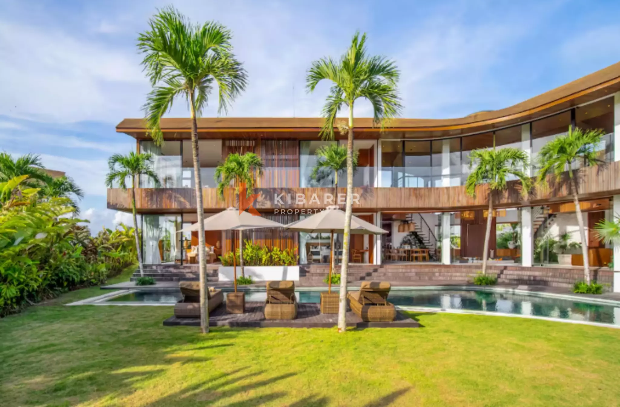 The Emerald Estate – Vila Mewah dengan Lima Kamar Tidur di Tumbak Bayuh