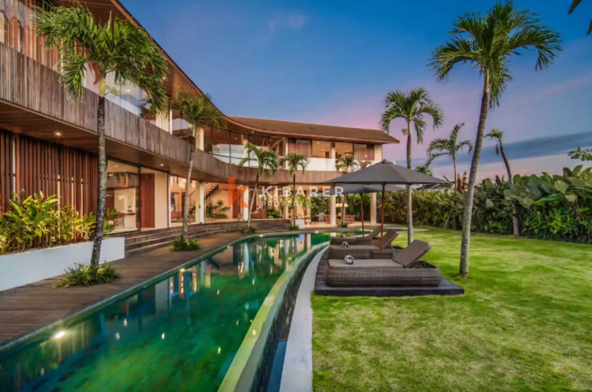 The Emerald Estate – Vila Mewah dengan Lima Kamar Tidur di Tumbak Bayuh
