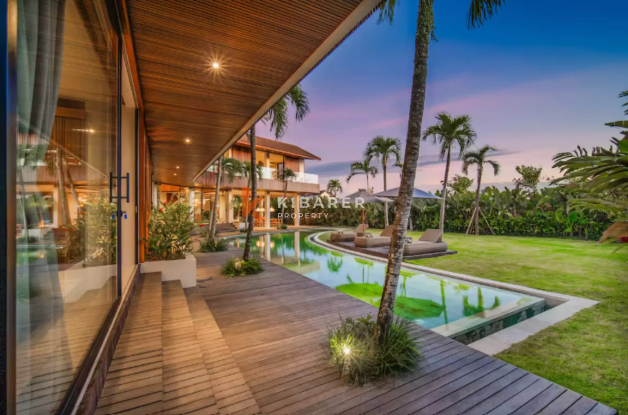 The Emerald Estate – Vila Mewah dengan Lima Kamar Tidur di Tumbak Bayuh