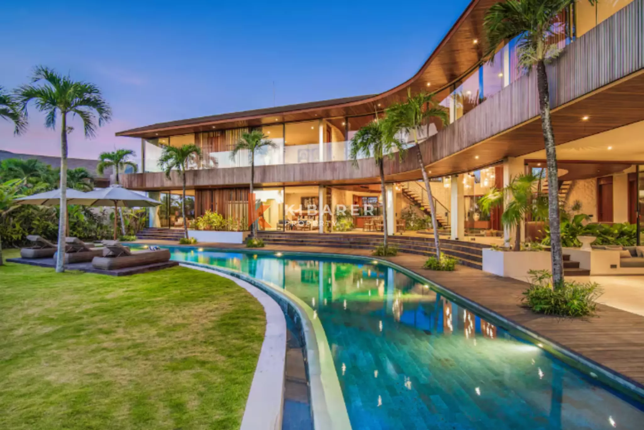 The Emerald Estate – Vila Mewah dengan Lima Kamar Tidur di Tumbak Bayuh