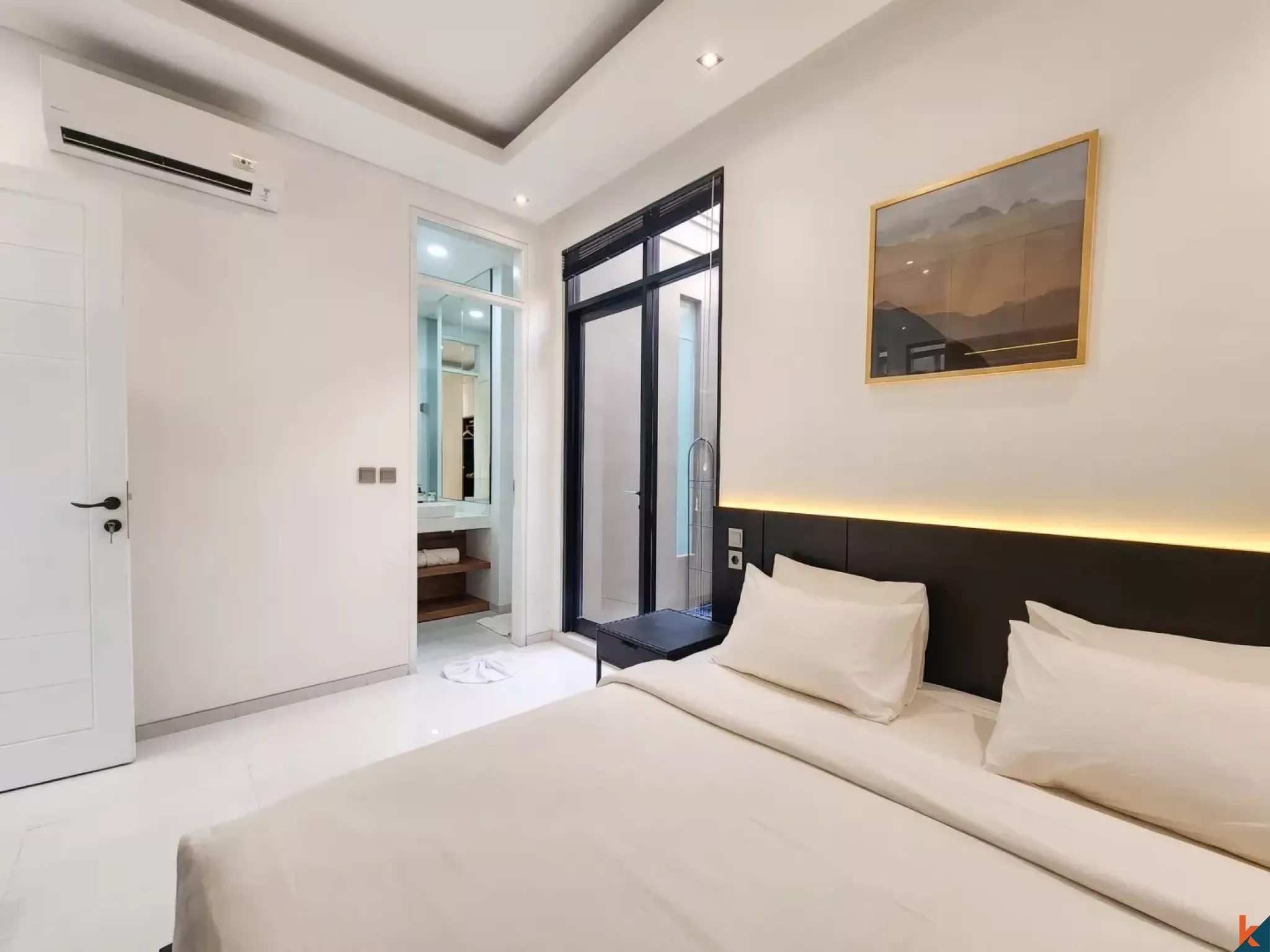 Properti Modern Dua Kamar Tidur Hak Milik di Lokasi Strategis Seminyak - Petitenget