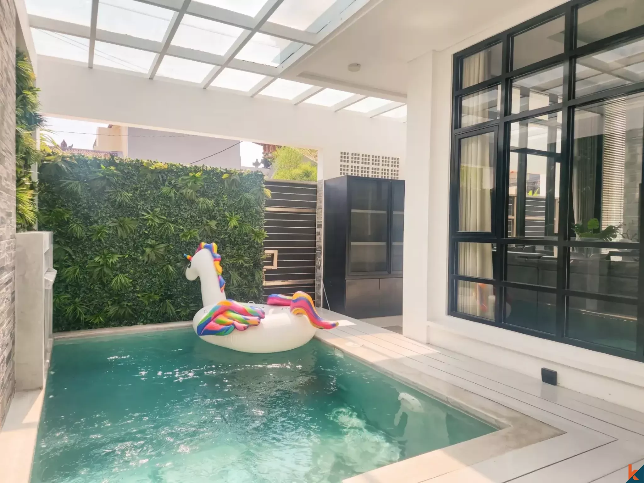 Properti Sewa Modern Dua Kamar Tidur di Lokasi Strategis Seminyak - Petitenget