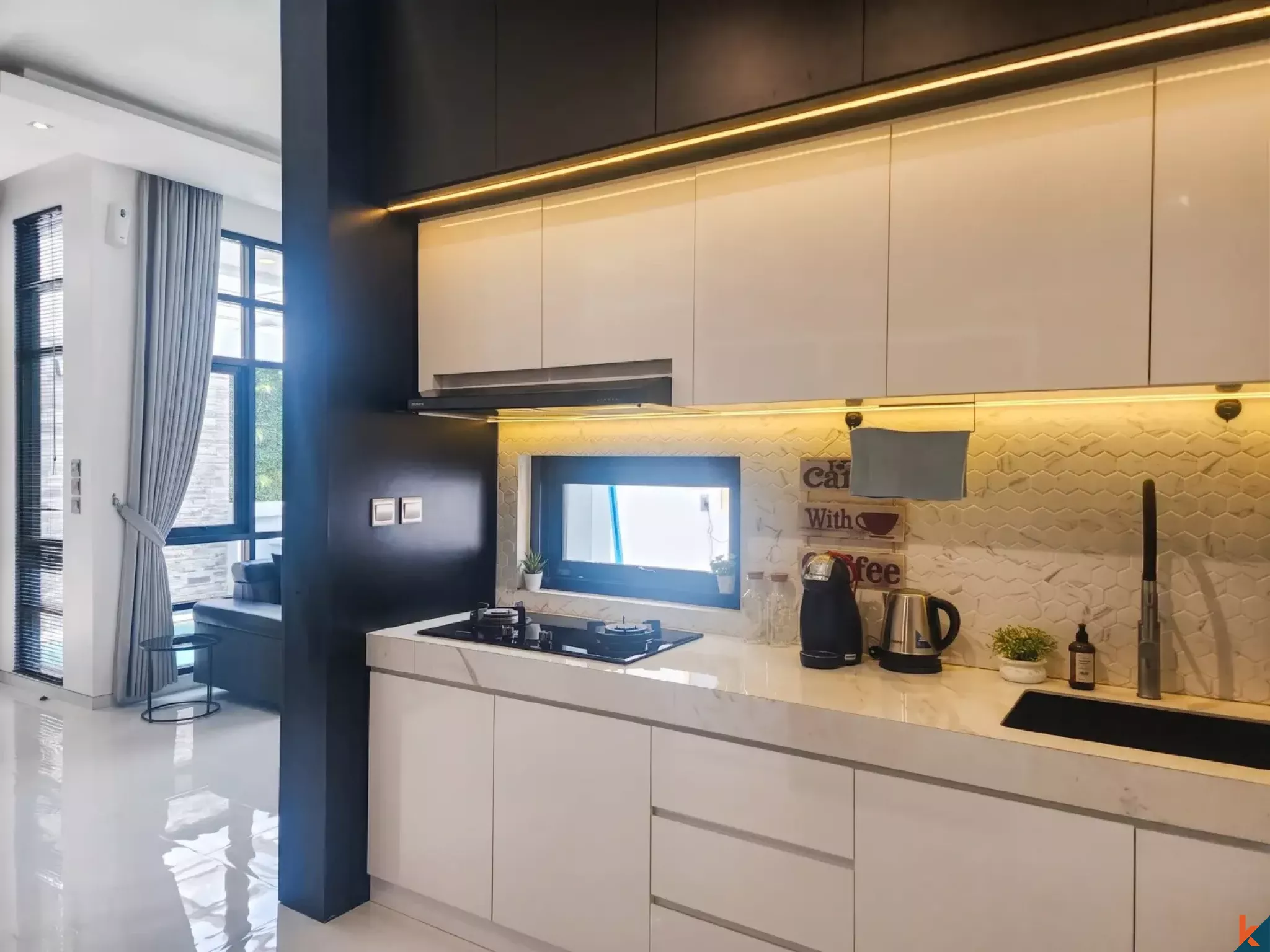 Properti Sewa Modern Dua Kamar Tidur di Lokasi Strategis Seminyak - Petitenget