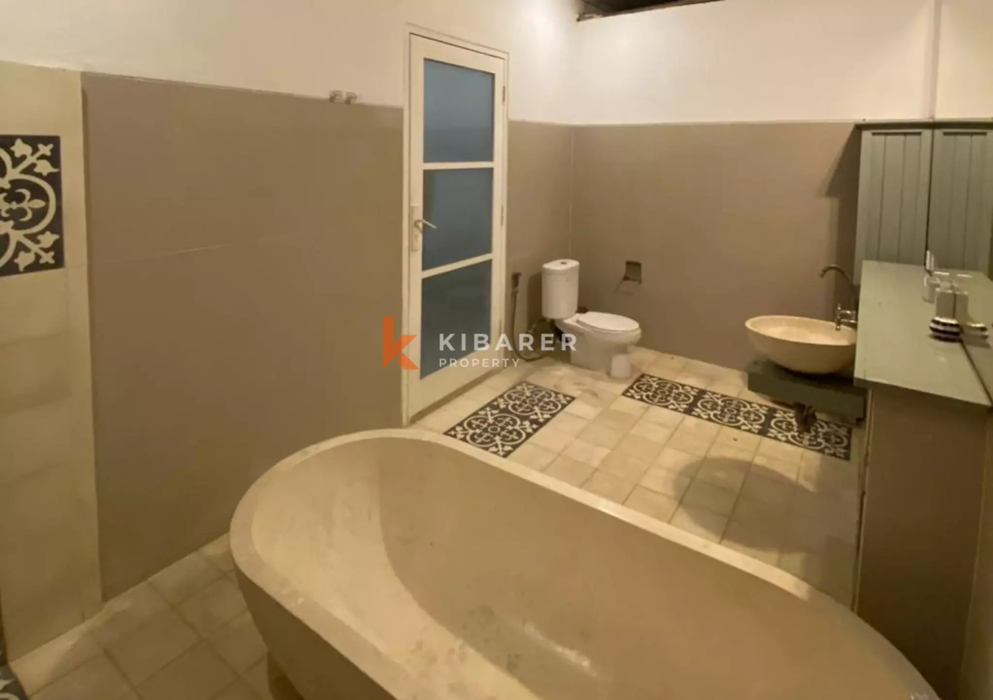 Un havre de paix à Kerobokan – Villa avec jardin et trois chambres
