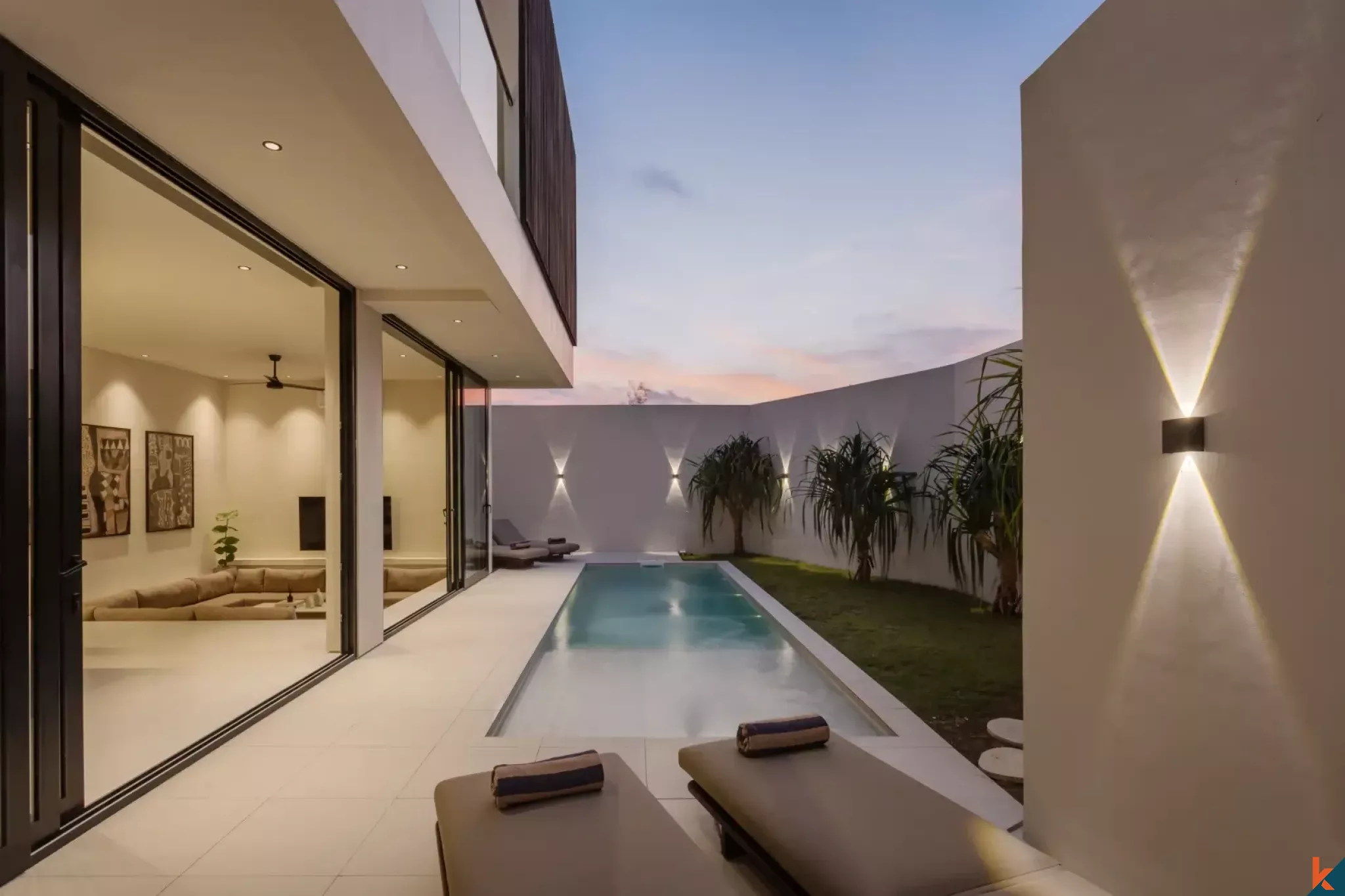 Rumah Townhouse Modern Dua Kamar Tidur dengan Status Hak Sewa di Kerobokan
