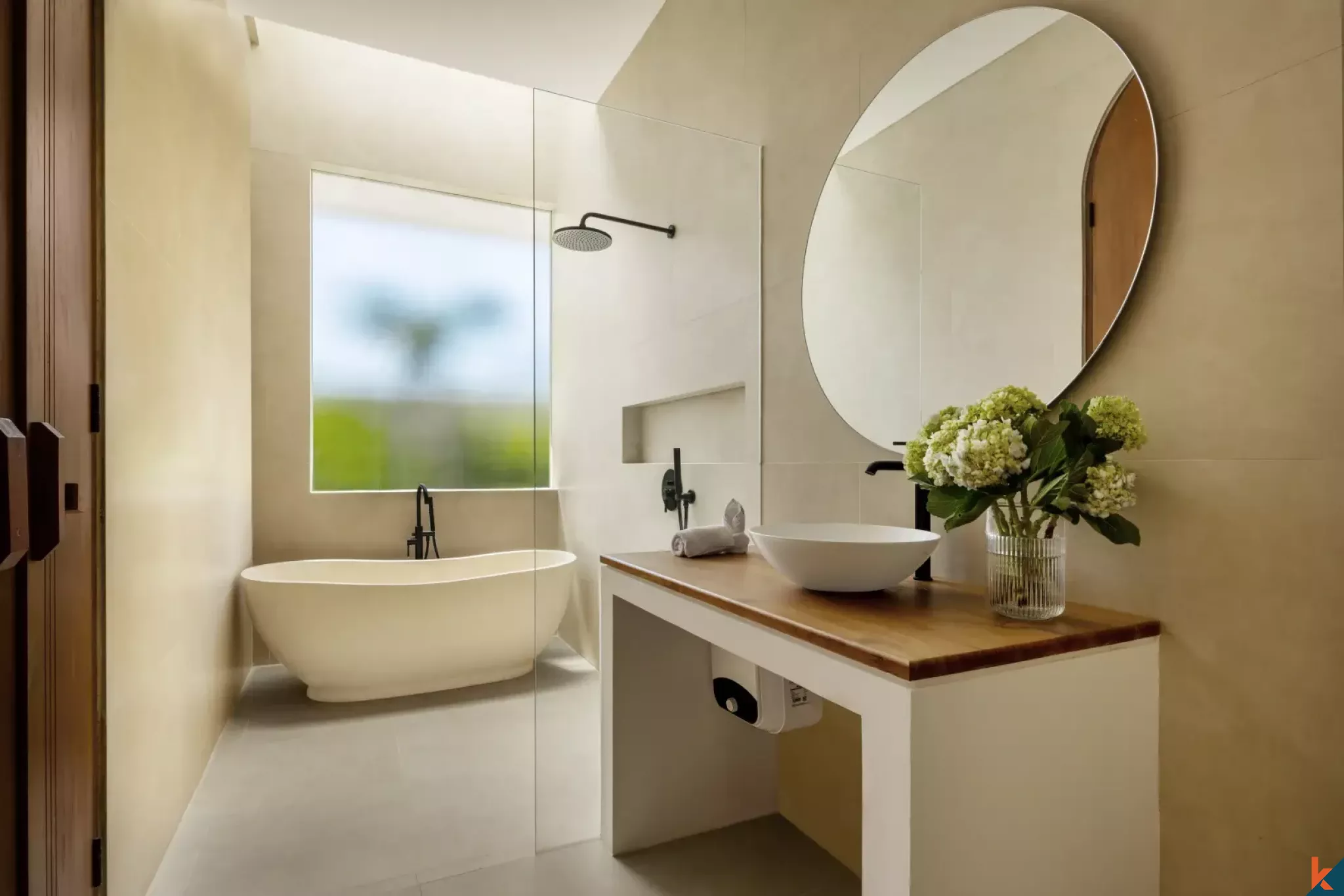 Properti Berkualitas Tinggi Enam Kamar Tidur dengan Hak Sewa Jangka Panjang di Ubud - Singakerta