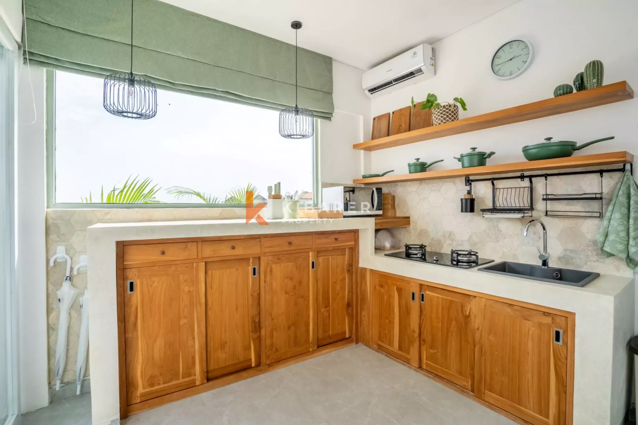 Beachside Two Bedroom Villa with Enclosed Living in Munggu