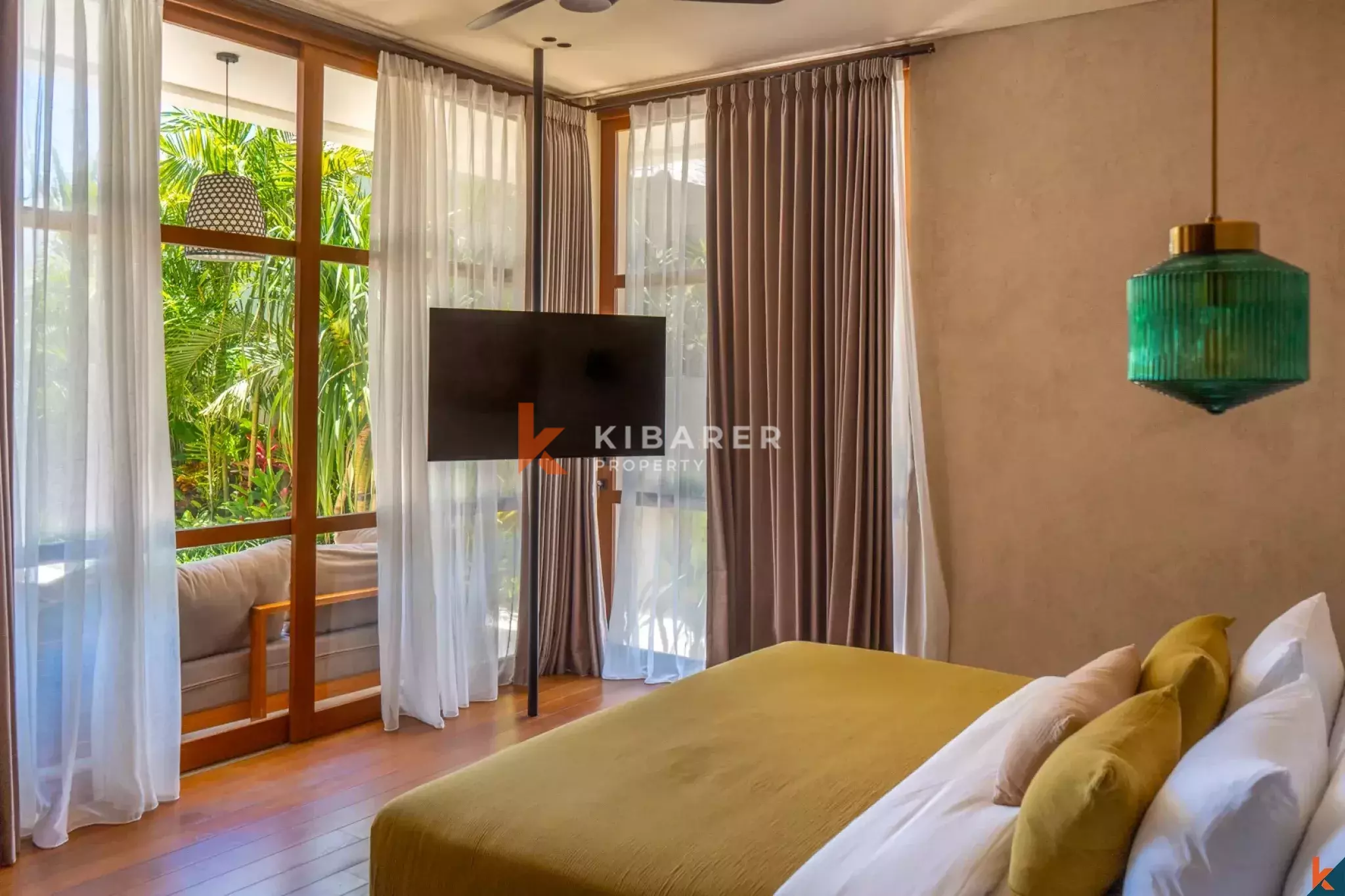 Magnificent Six-Bedroom Private Villa Near Nyanyi Beach
