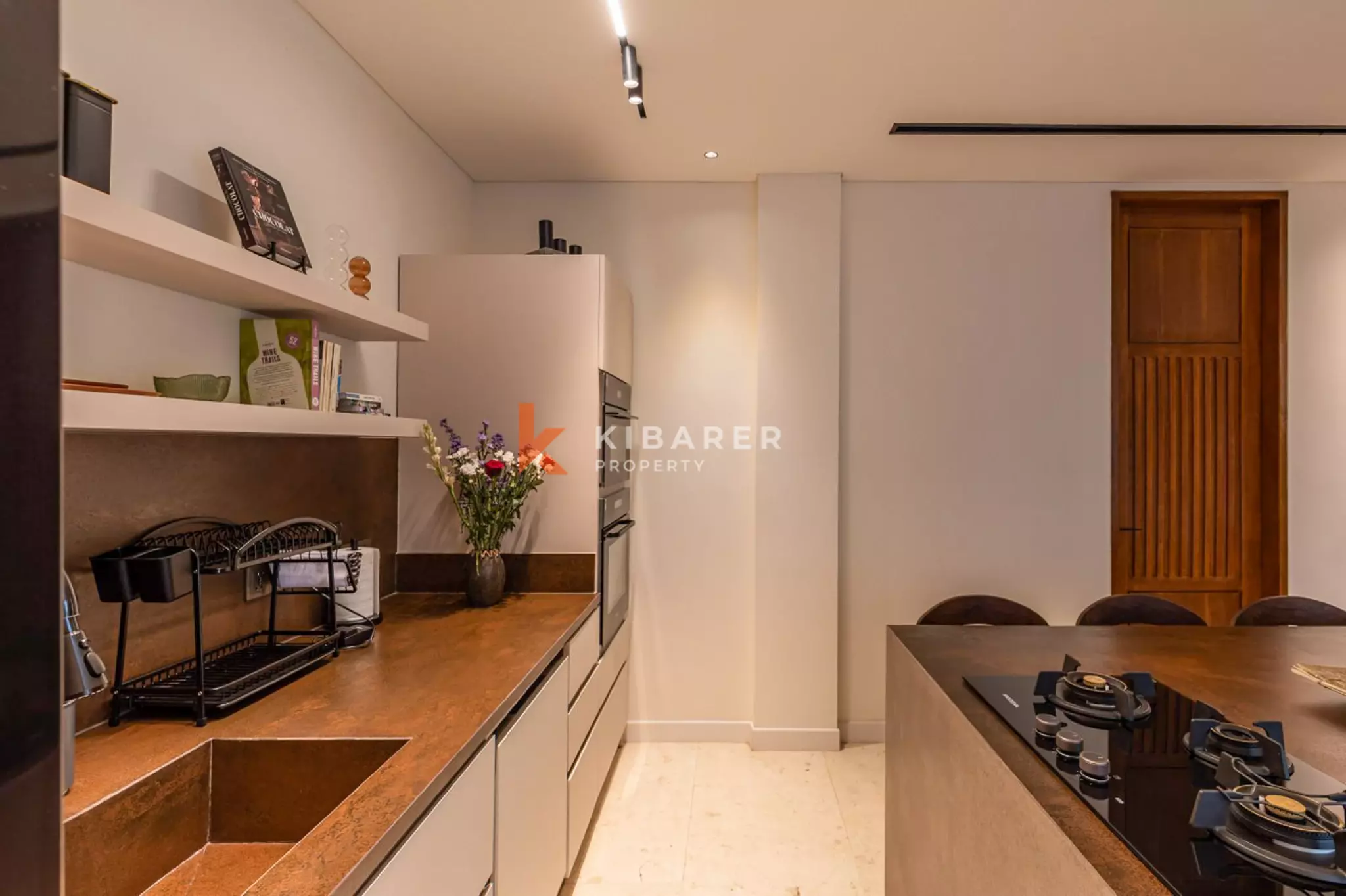 Sophisticated Five-Bedroom Private Villa with Pool in Nyanyi