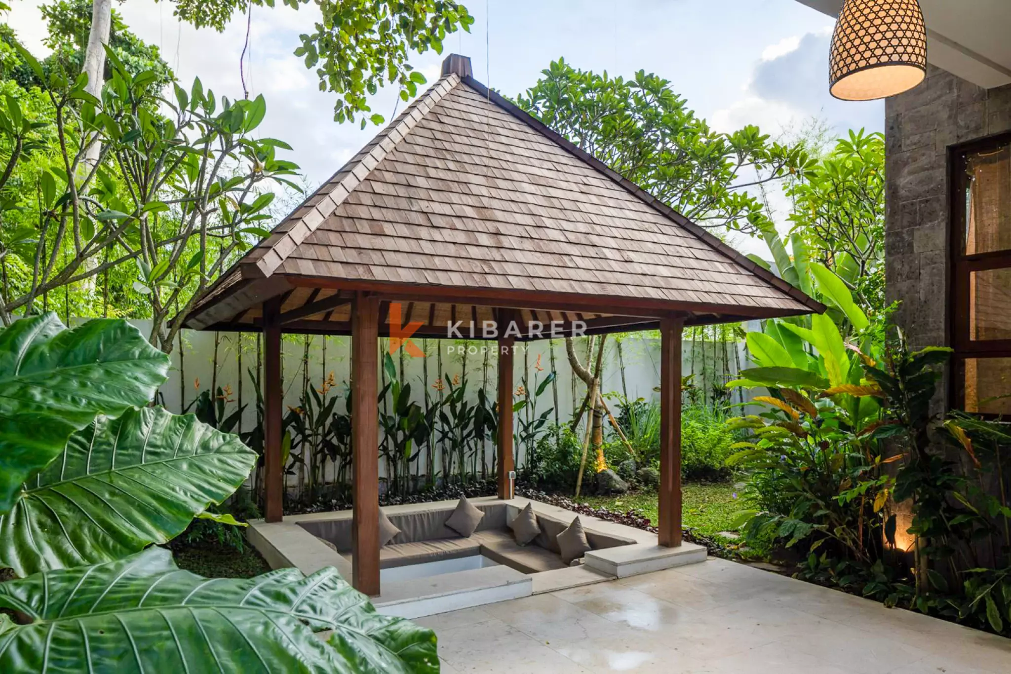 Sophisticated Five-Bedroom Private Villa with Pool in Nyanyi