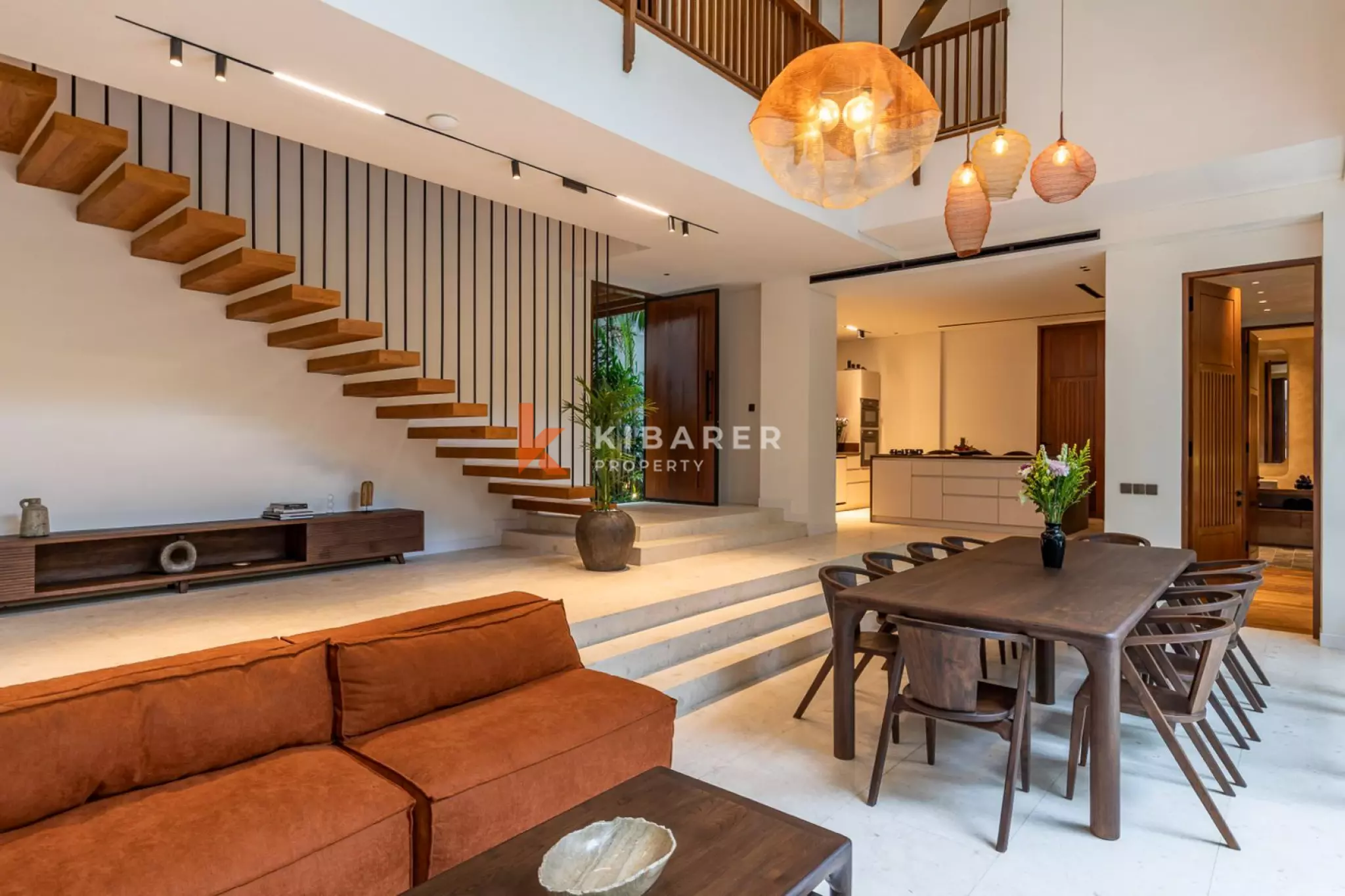 Sophisticated Five-Bedroom Private Villa with Pool in Nyanyi
