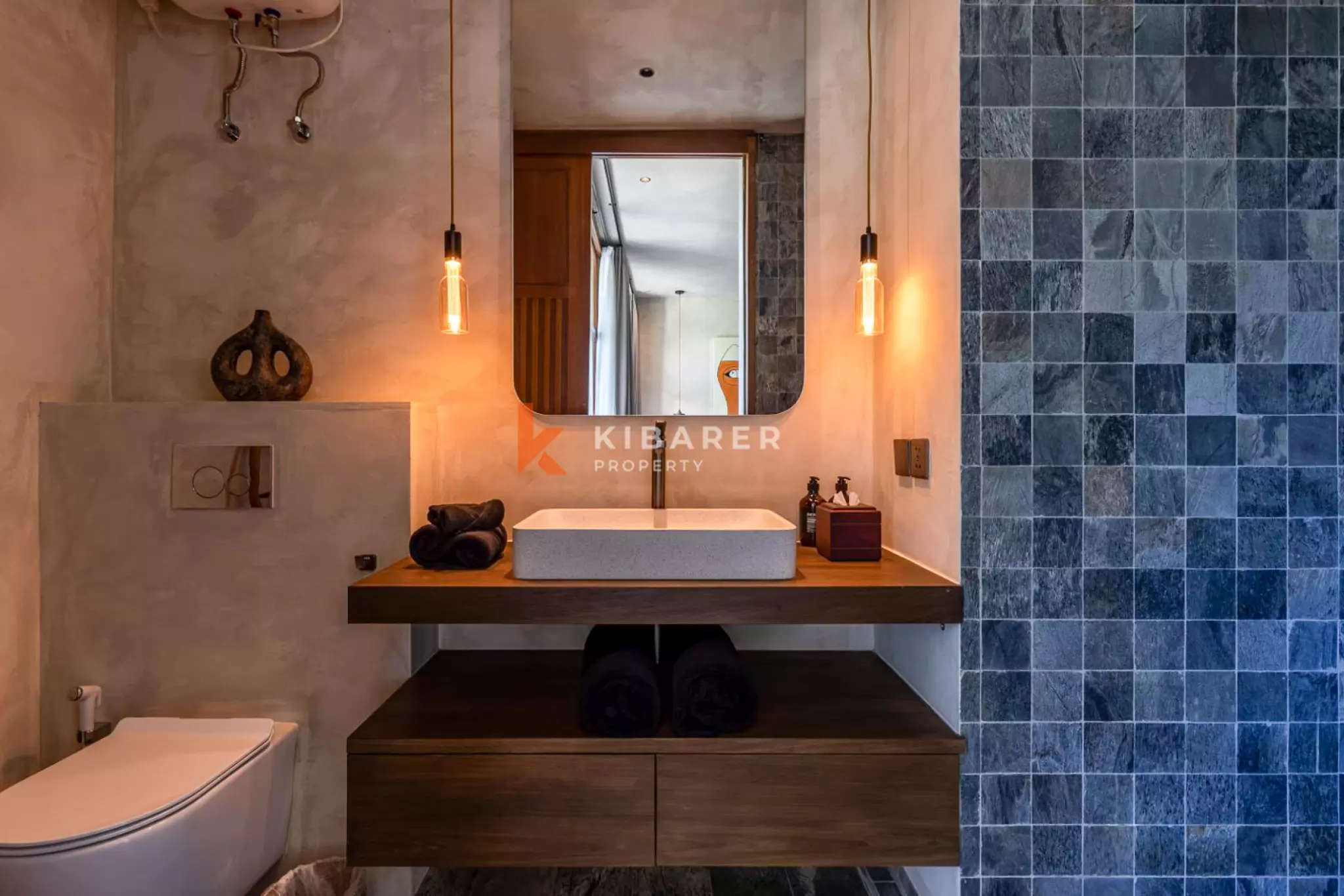 Sophisticated Five-Bedroom Private Villa with Pool in Nyanyi