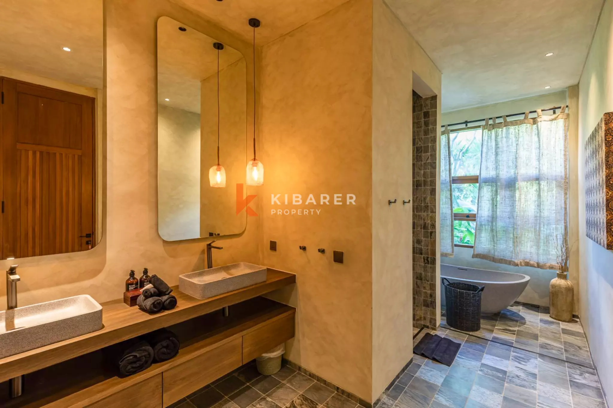 Sophisticated Five-Bedroom Private Villa with Pool in Nyanyi