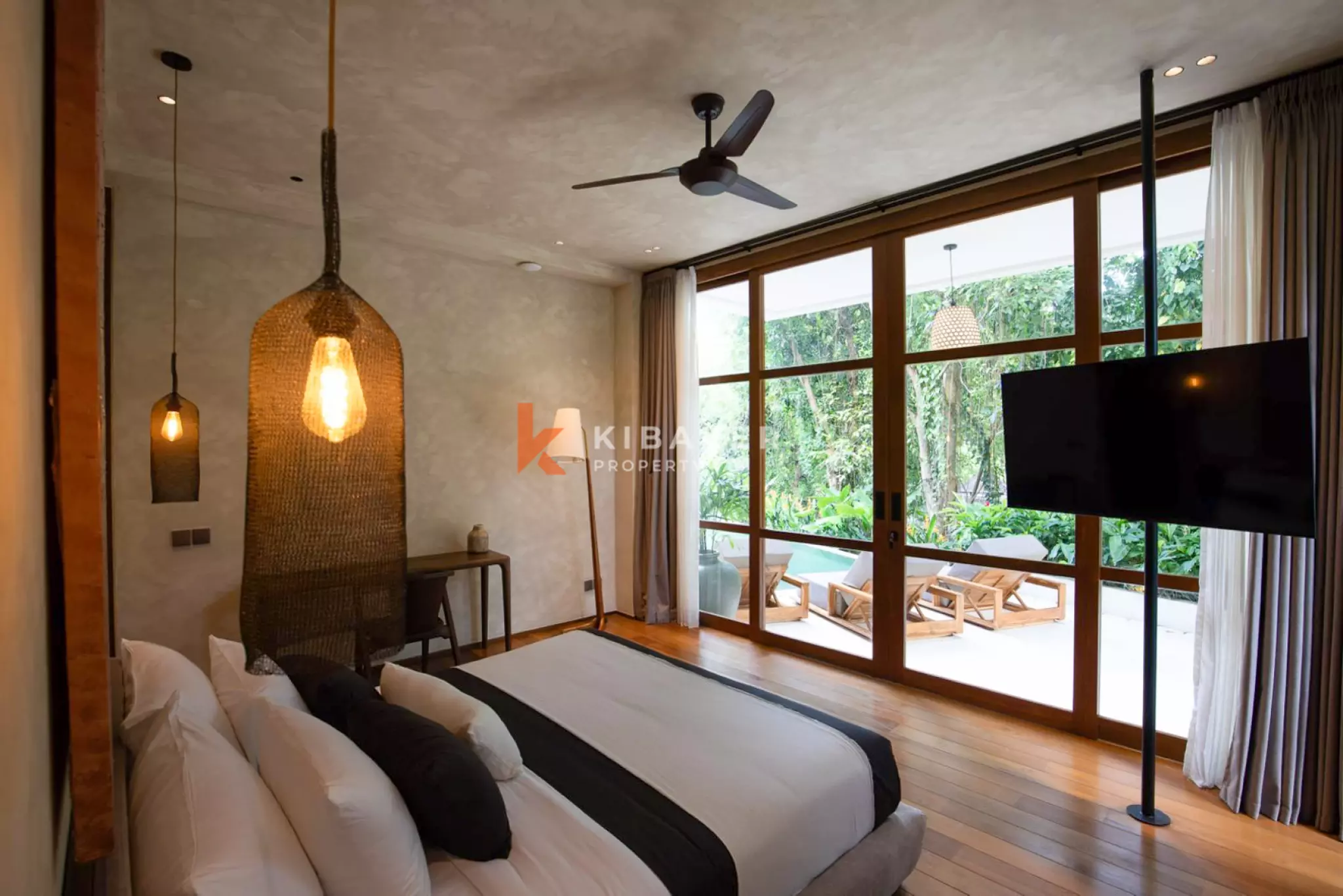 Sophisticated Five-Bedroom Private Villa with Pool in Nyanyi