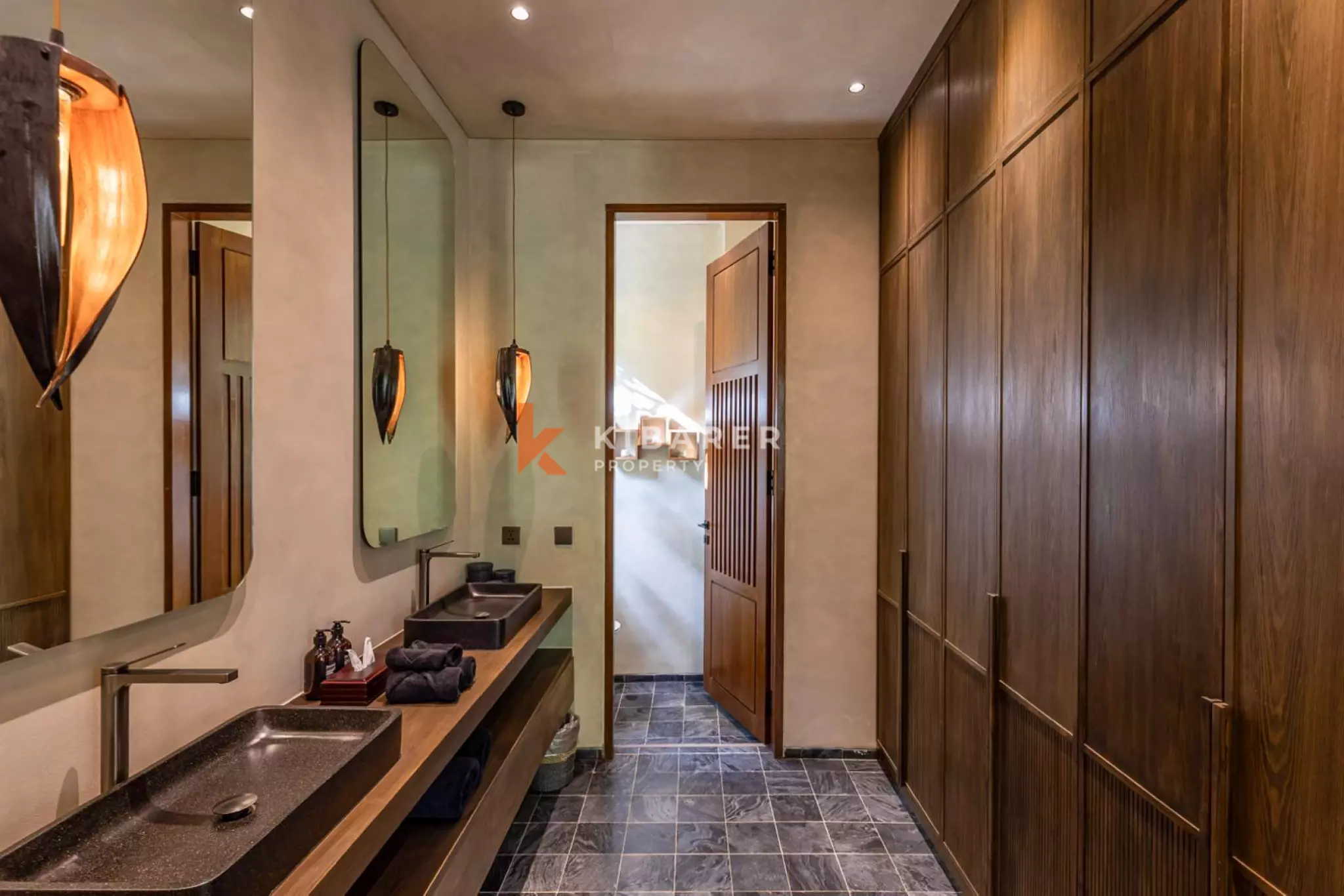 Sophisticated Five-Bedroom Private Villa with Pool in Nyanyi
