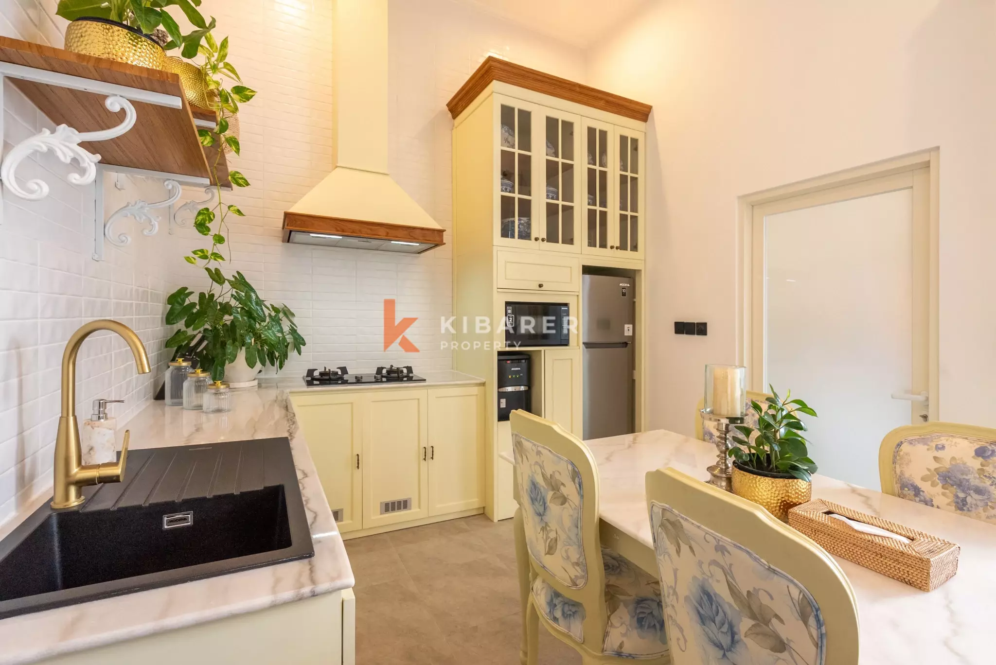 Escapade romantique et chaleureuse : Charmante villa de deux chambres à Berawa